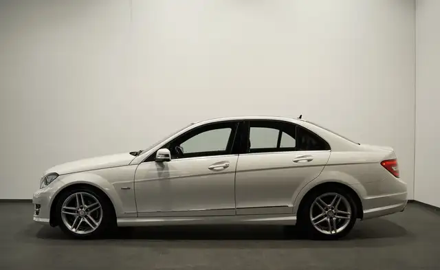 Mercedes-Benz C Class view 3