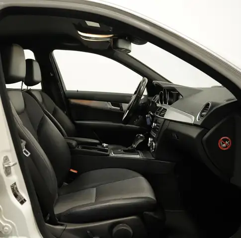 Mercedes-Benz C Class view 11