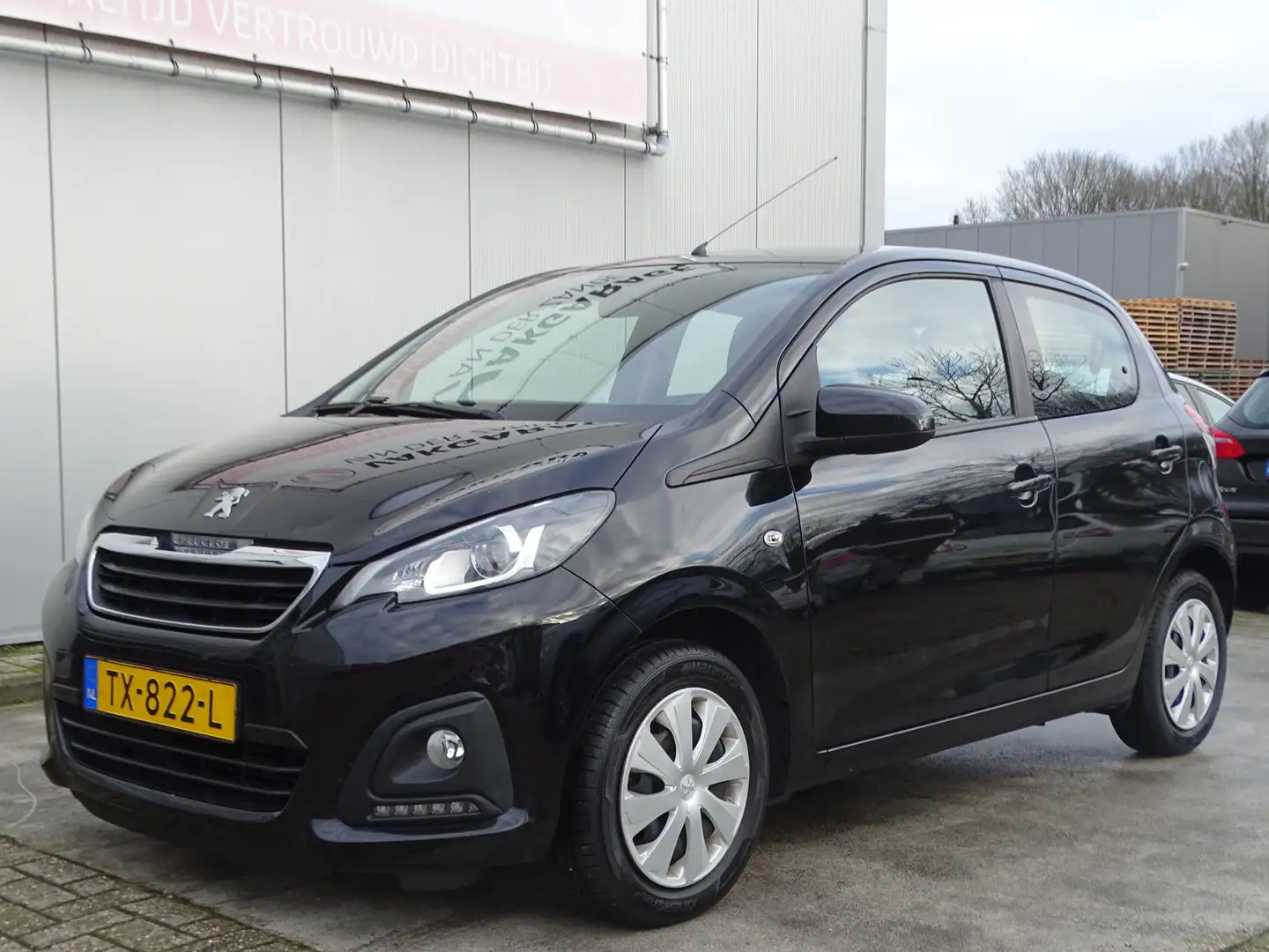 Peugeot 108 1.0 e-VTi AIRCO Active, NL/NAP, 5 DRS, Elek Ramen! Zwart - 2