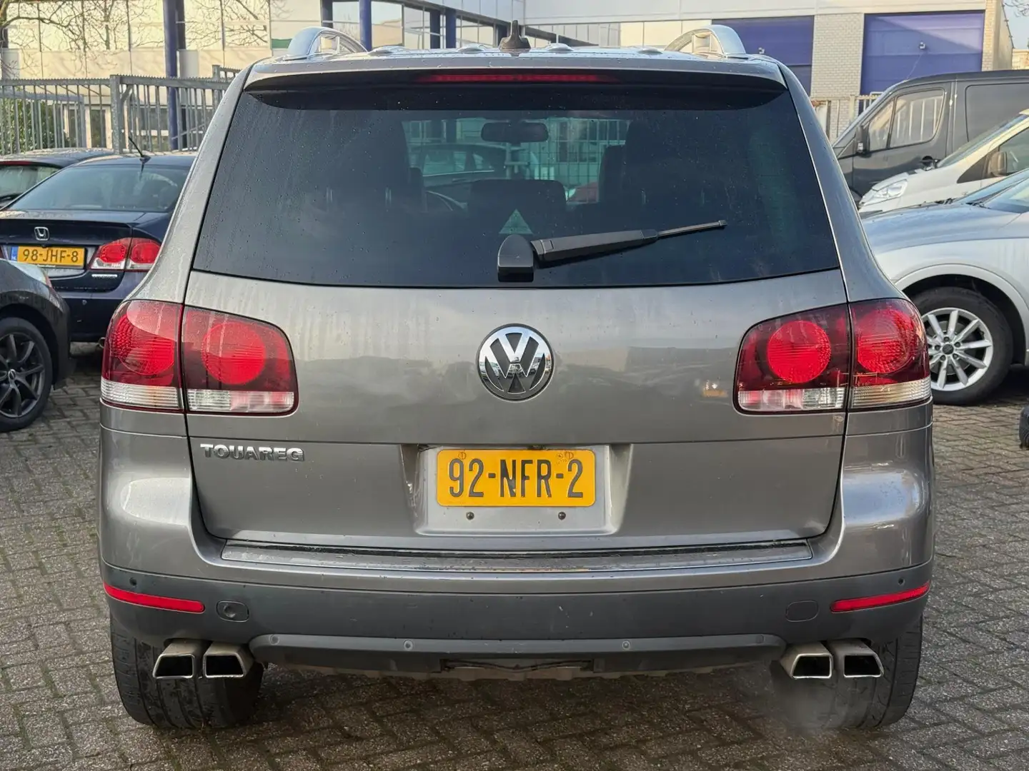 Volkswagen Touareg 3.6 V6 FSI Highline+ Grijs - 2