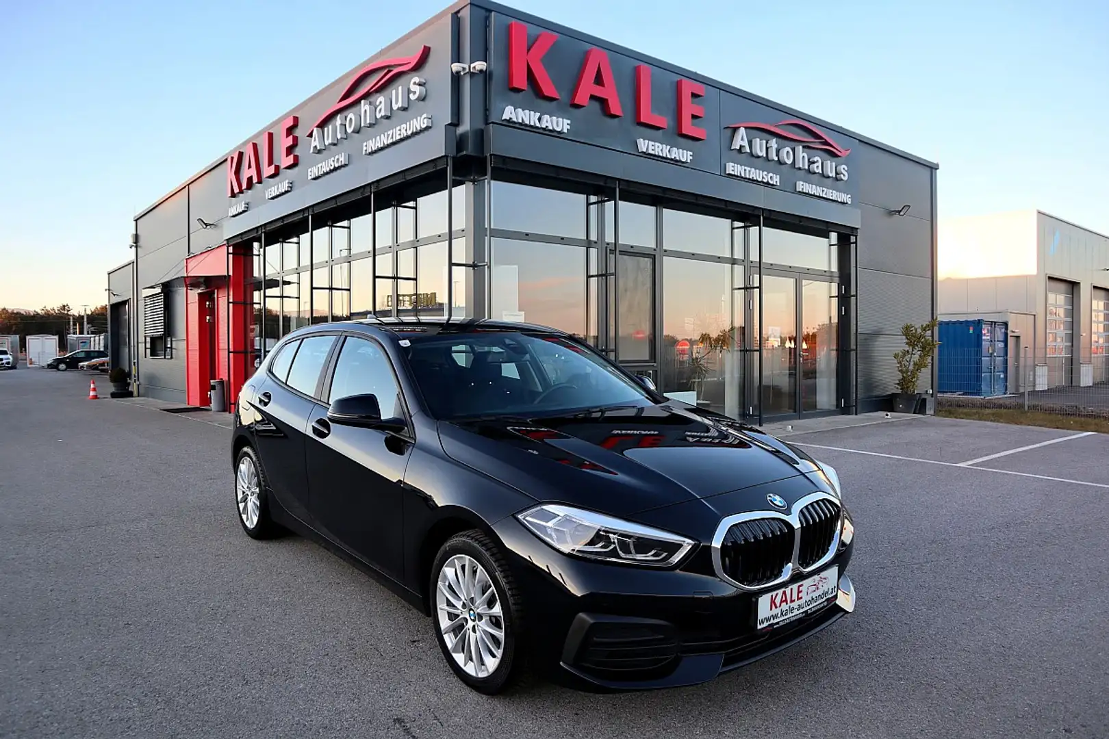 BMW 118 i Aut.*1.Besitz*LED*Navigation* Schwarz - 1