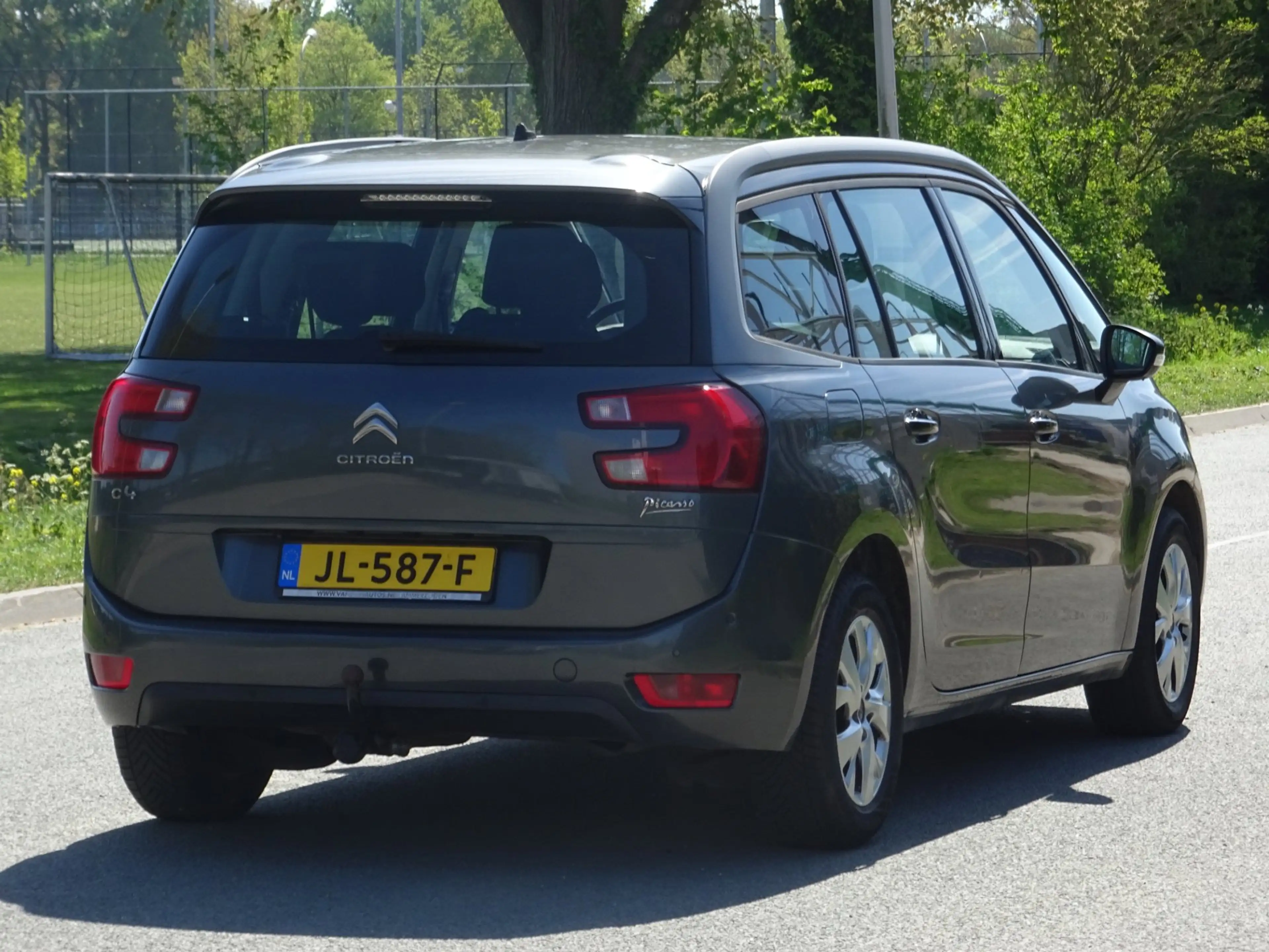 Citroen Grand C4 Picasso 1.2 PureTech Tendance 7P NAV/CAMERA — photo 3