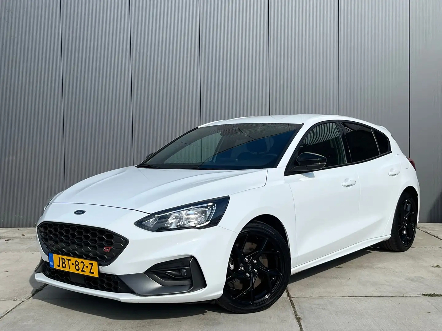 Ford Focus 2.3 EcoBoost ST-3 / Carplay / Winterpakket / Recar Wit - 1