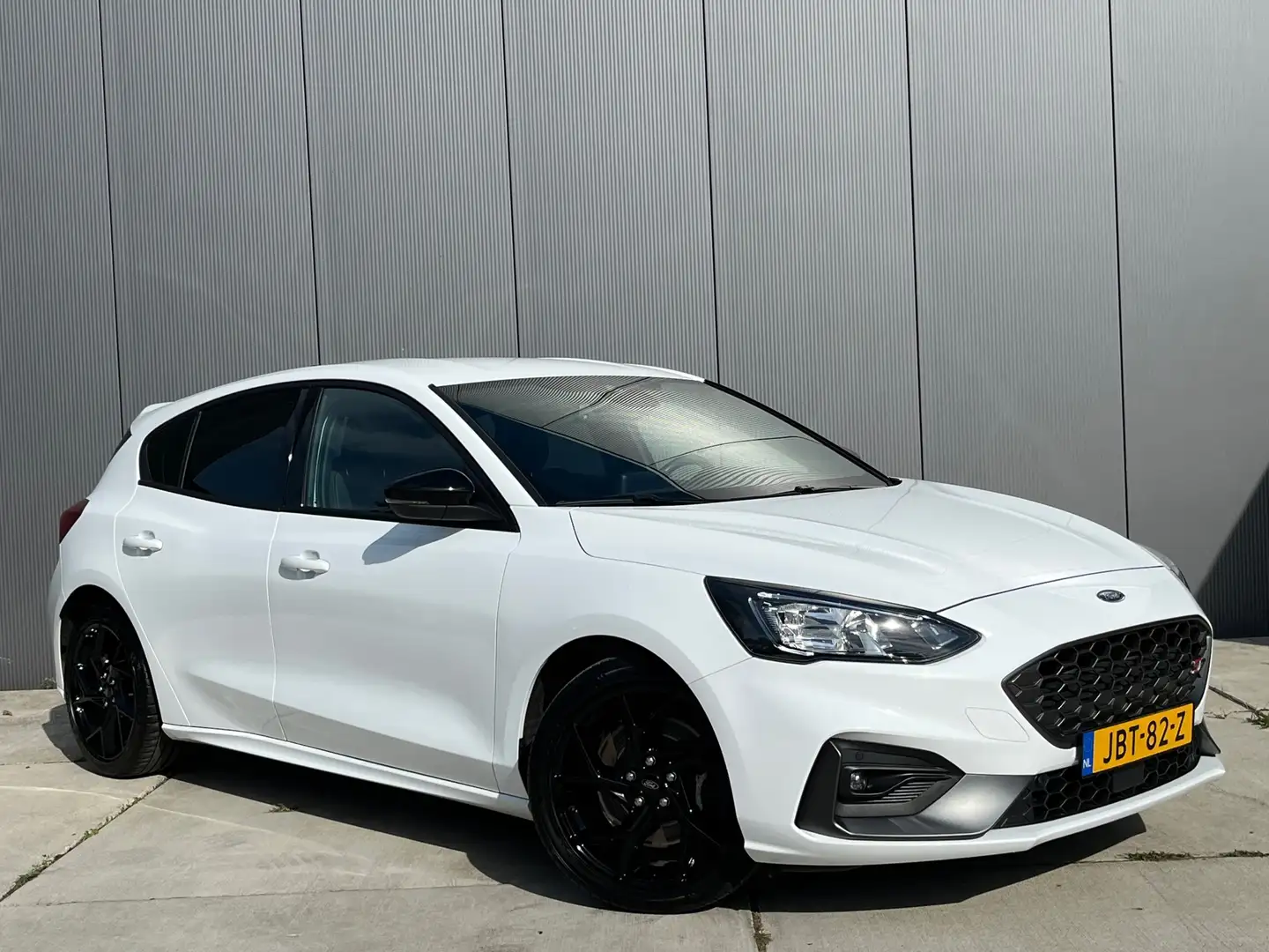 Ford Focus 2.3 EcoBoost ST-3 / Carplay / Winterpakket / Recar Wit - 2