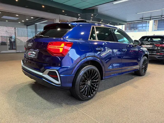 Audi Q2 view 6