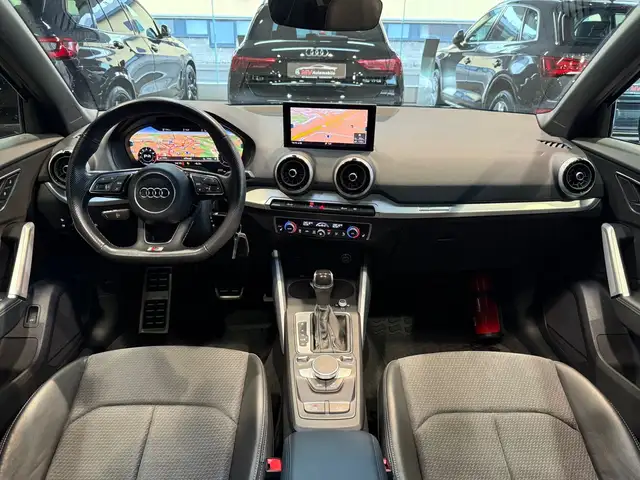 Audi Q2 view 11