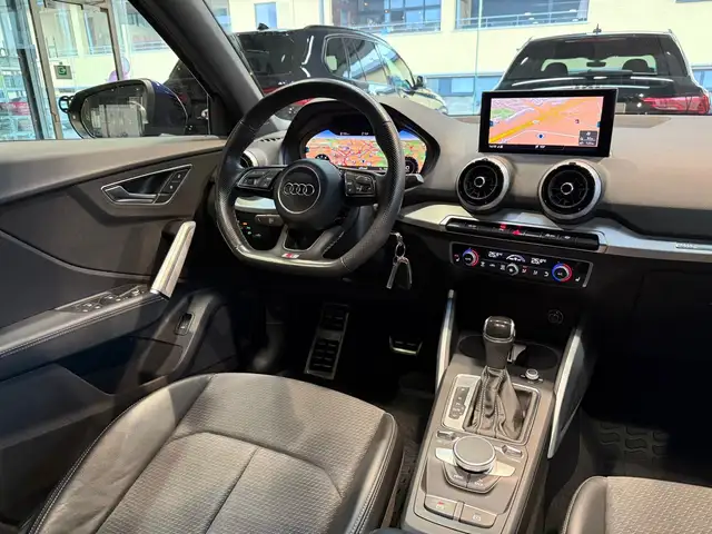 Audi Q2 view 12
