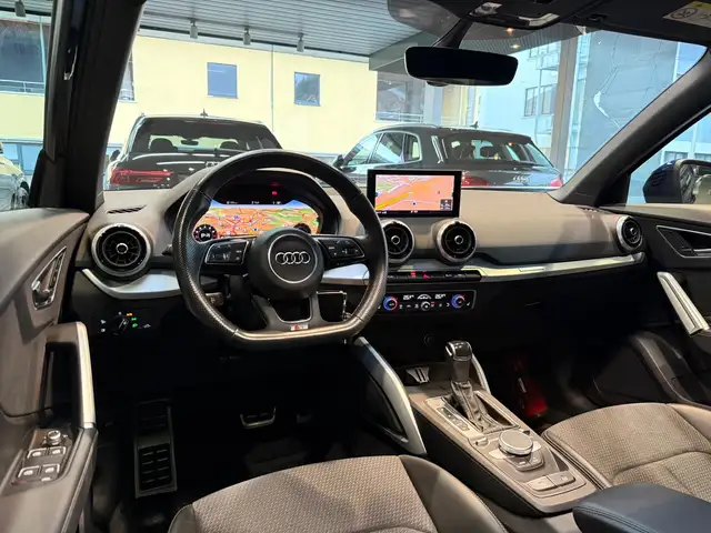 Audi Q2 view 9