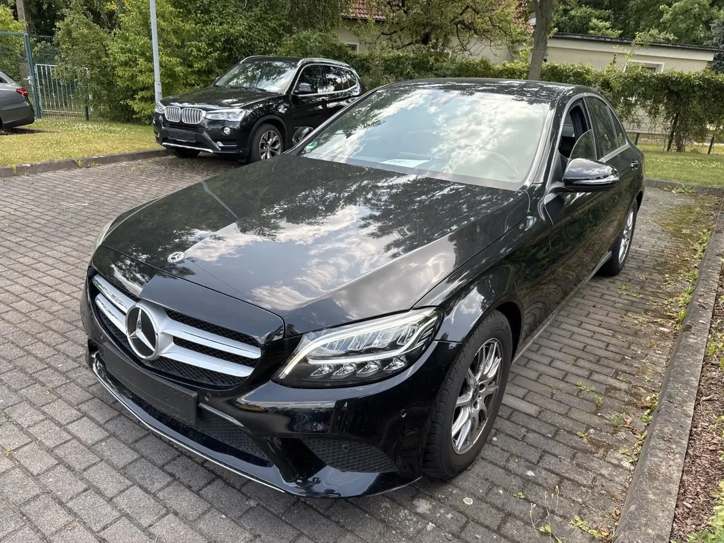Mercedes-Benz C 180 C180 Limousine 9G LED NAVI KAMERA SHZ TEMPOMAT Schwarz - 1