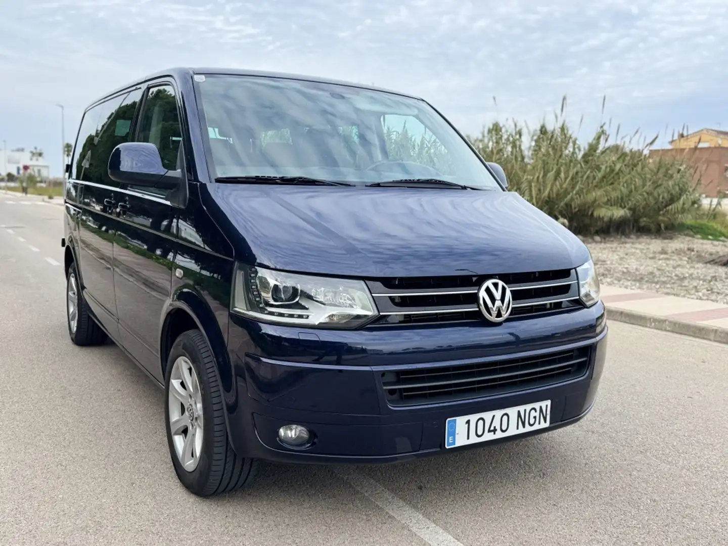 Volkswagen T5 Caravelle 2.0TDI BMT Comfortline Ed. 140 Bleu - 1
