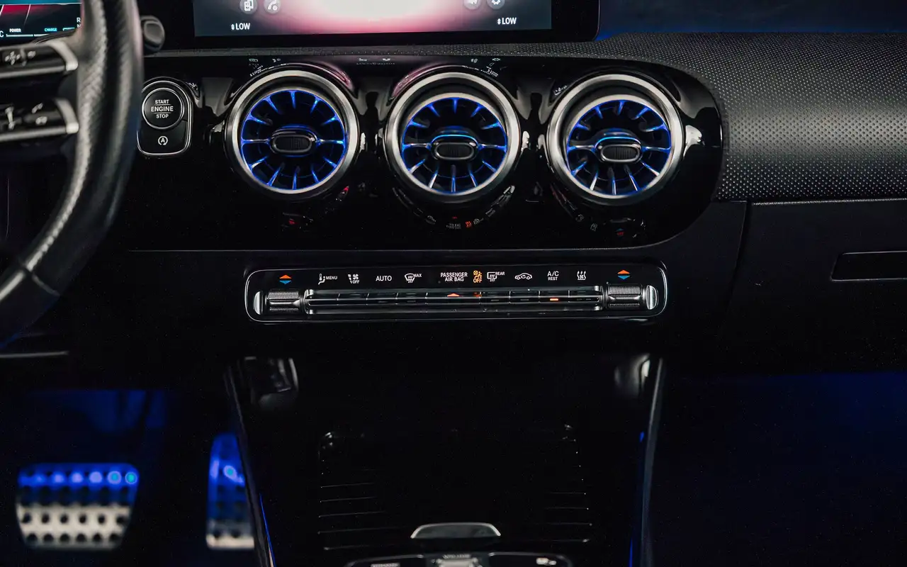 Mercedes-Benz A-Class A 180 AMG Line Facelift, миниатюра 29