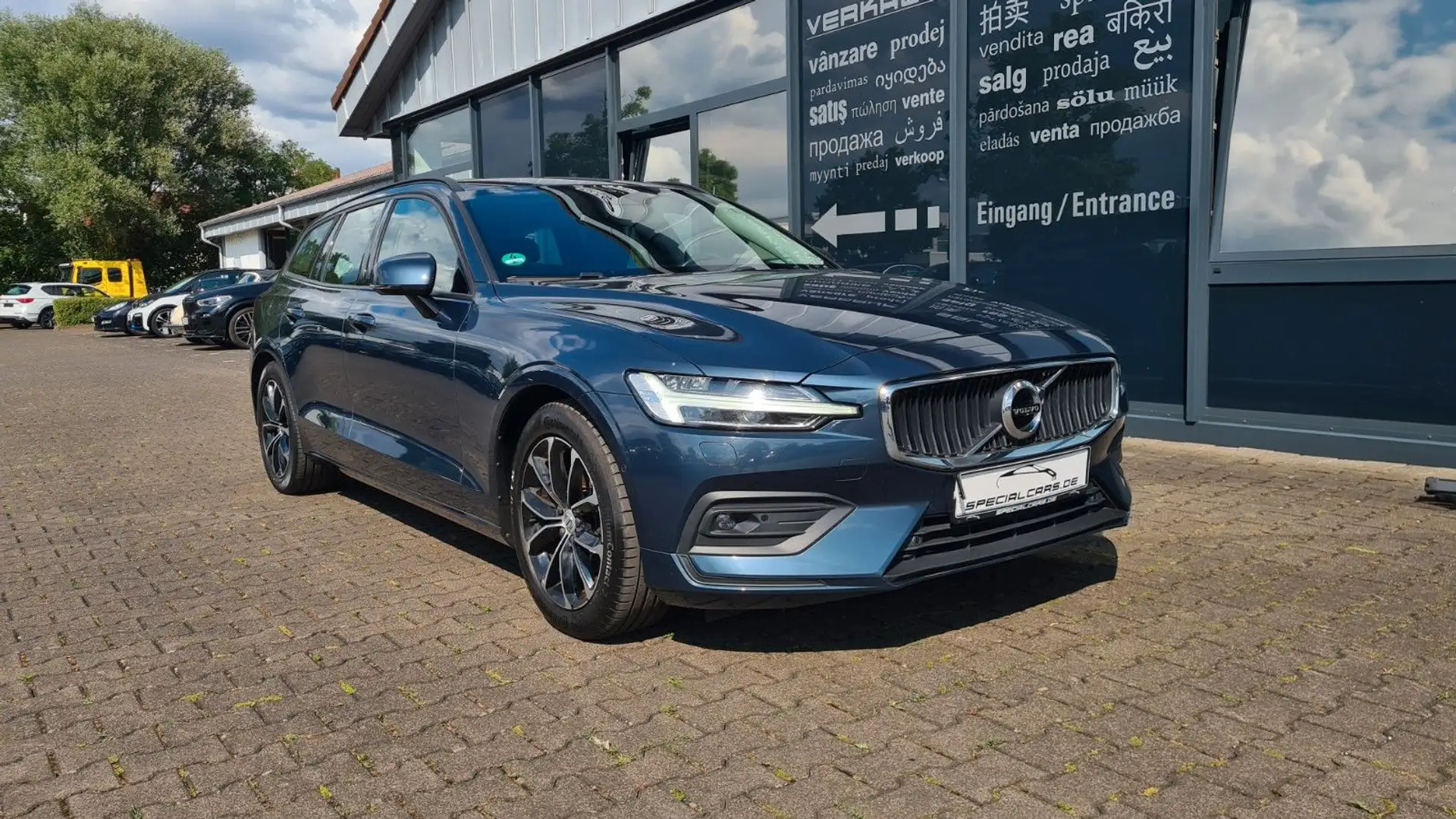 Volvo V60 Kombi Momentum D4 AUT - ASSISTS - ILS - Blau - 1