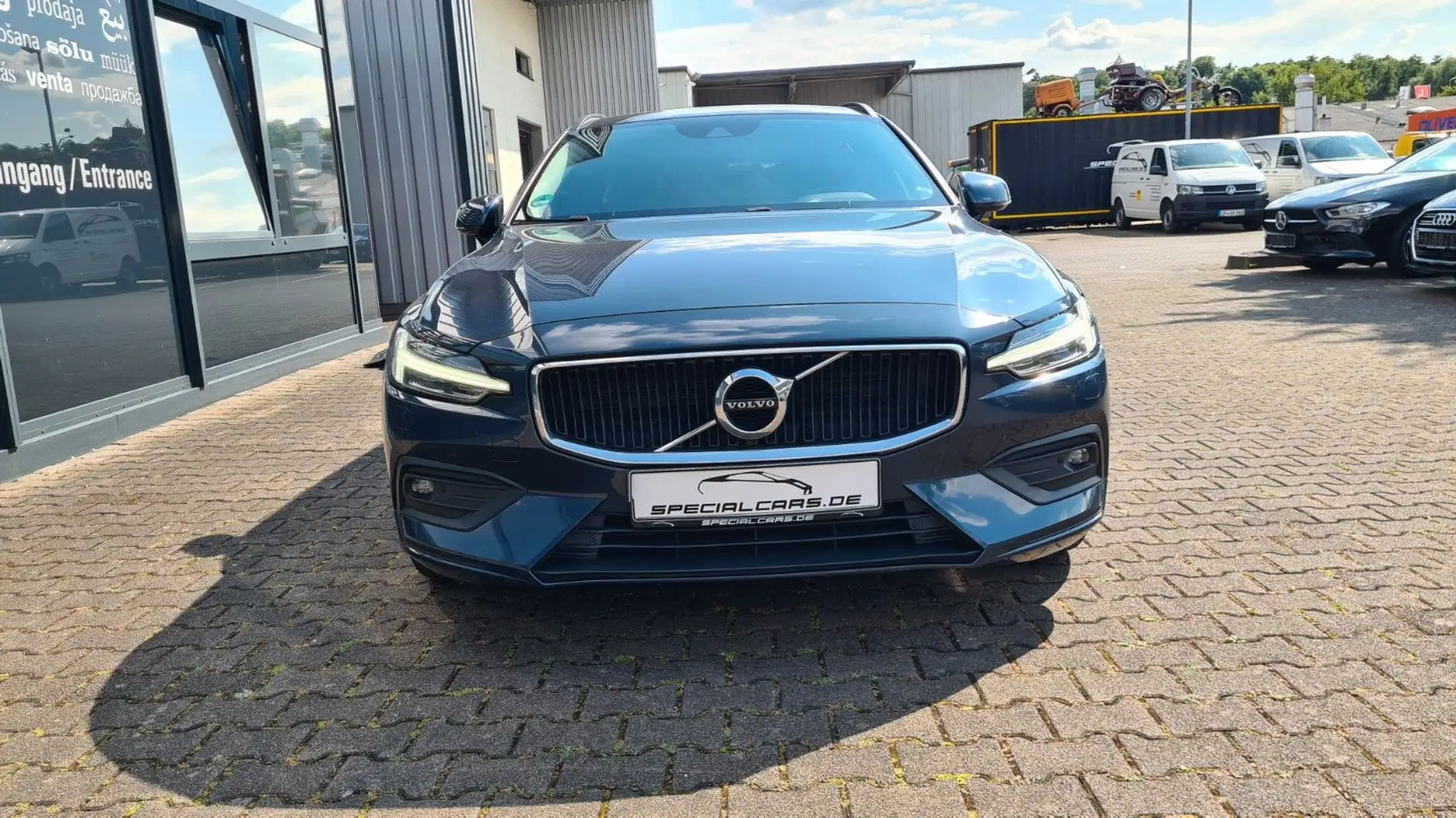 Volvo V60 Kombi Momentum D4 AUT - ASSISTS - ILS - Blau - 2