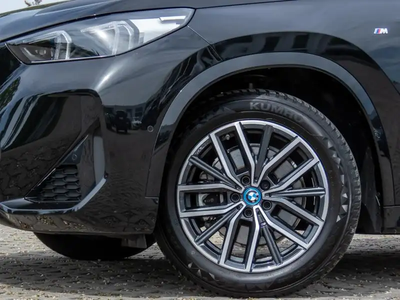 Annonce voiture d'occasion BMW iX1 - CARADIZE