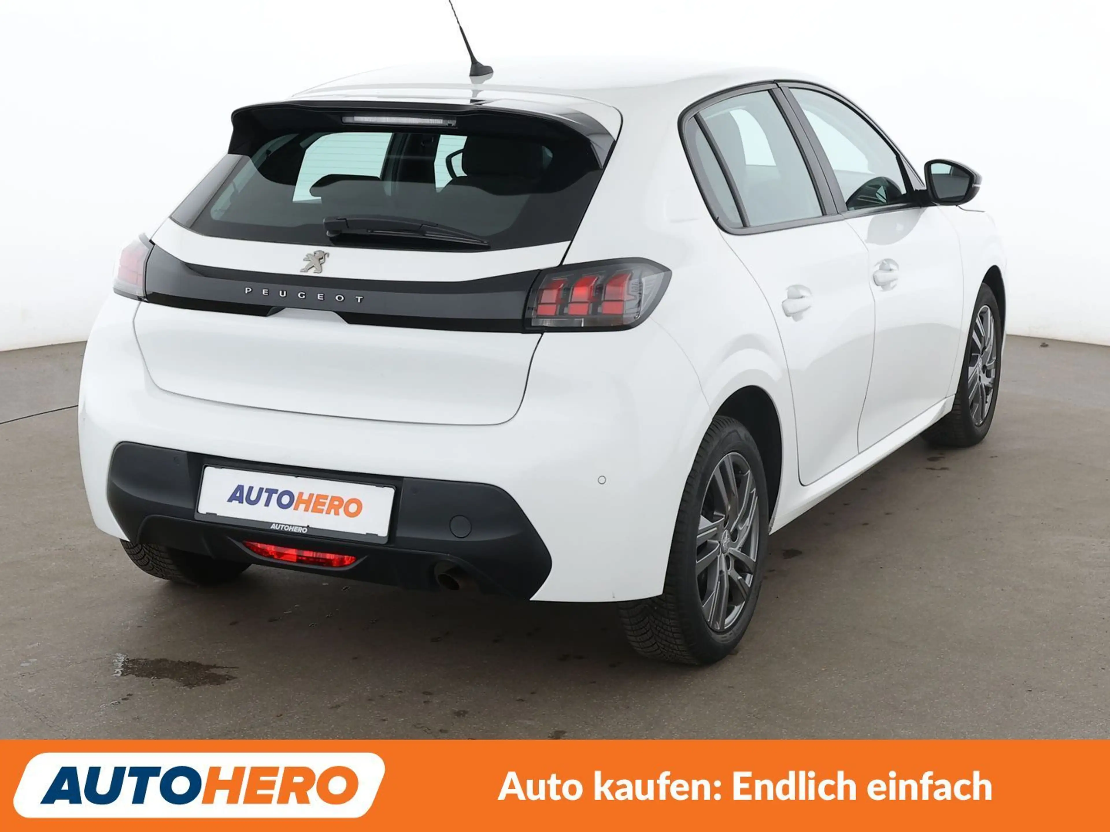 Peugeot 208 1.2 PureTech Active Pack Aut.*NAVI*LED*TEMPO*PDC* — photo 6
