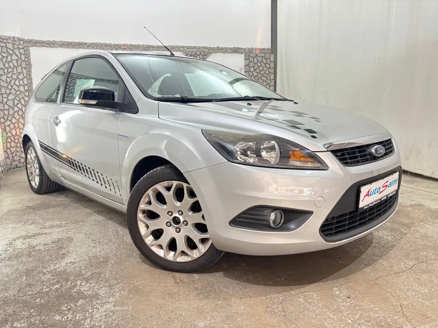 Ford Focus 1,6 Lim. SPORT LINE KLIMA EINPARKHILFE TOP Silber - 1