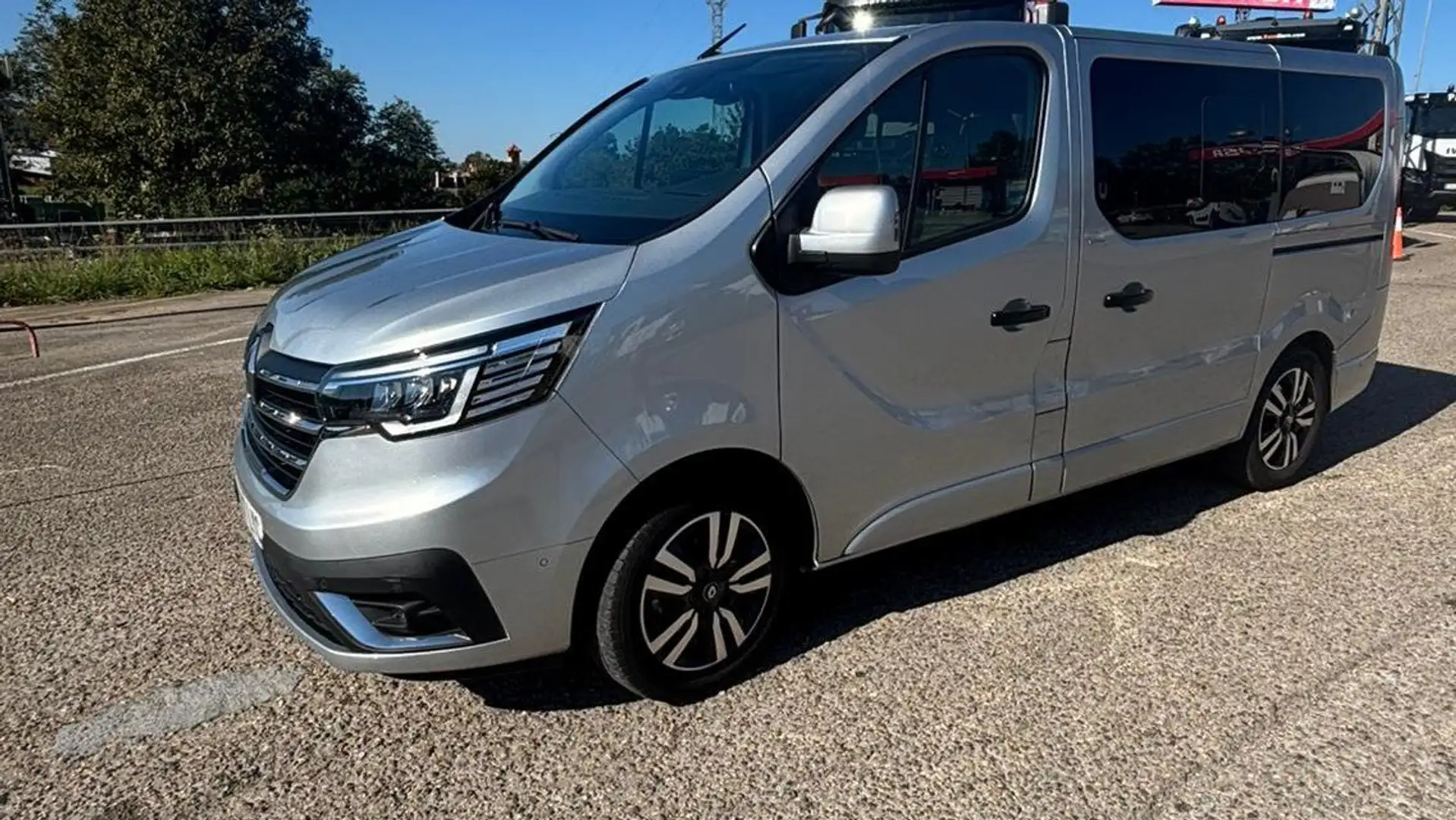 Renault Trafic Trafic 2.0dCi Energy Blue SpaceClass EDC 110kW Plateado - 2