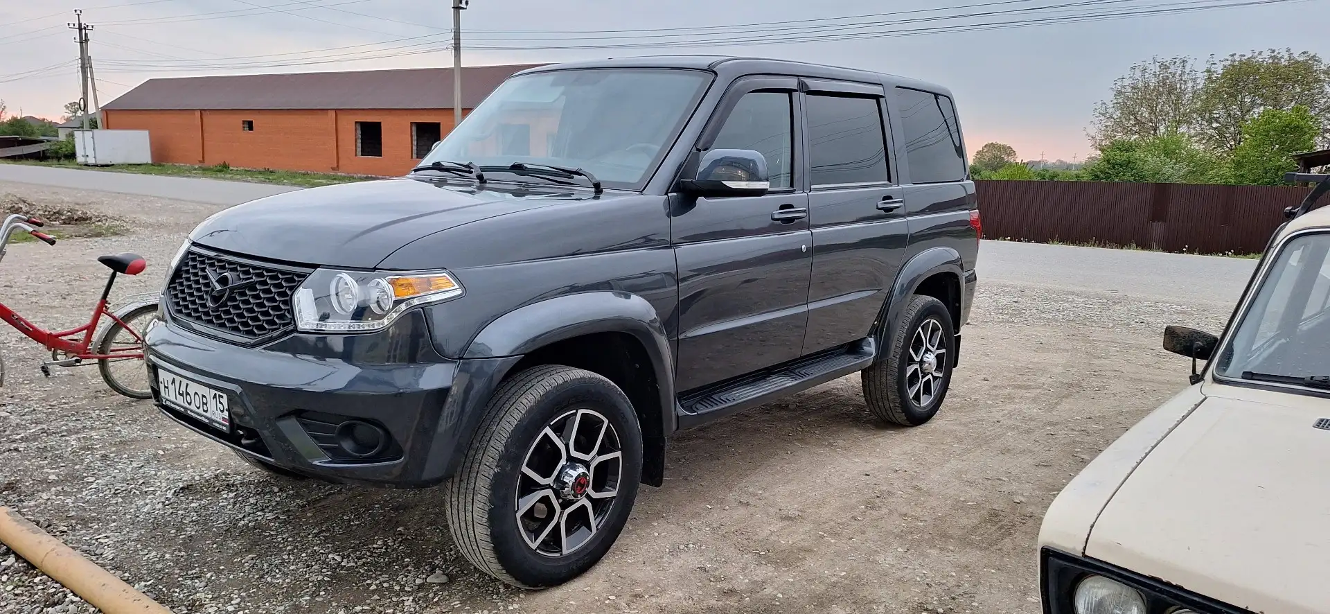 UAZ Patriot - 1
