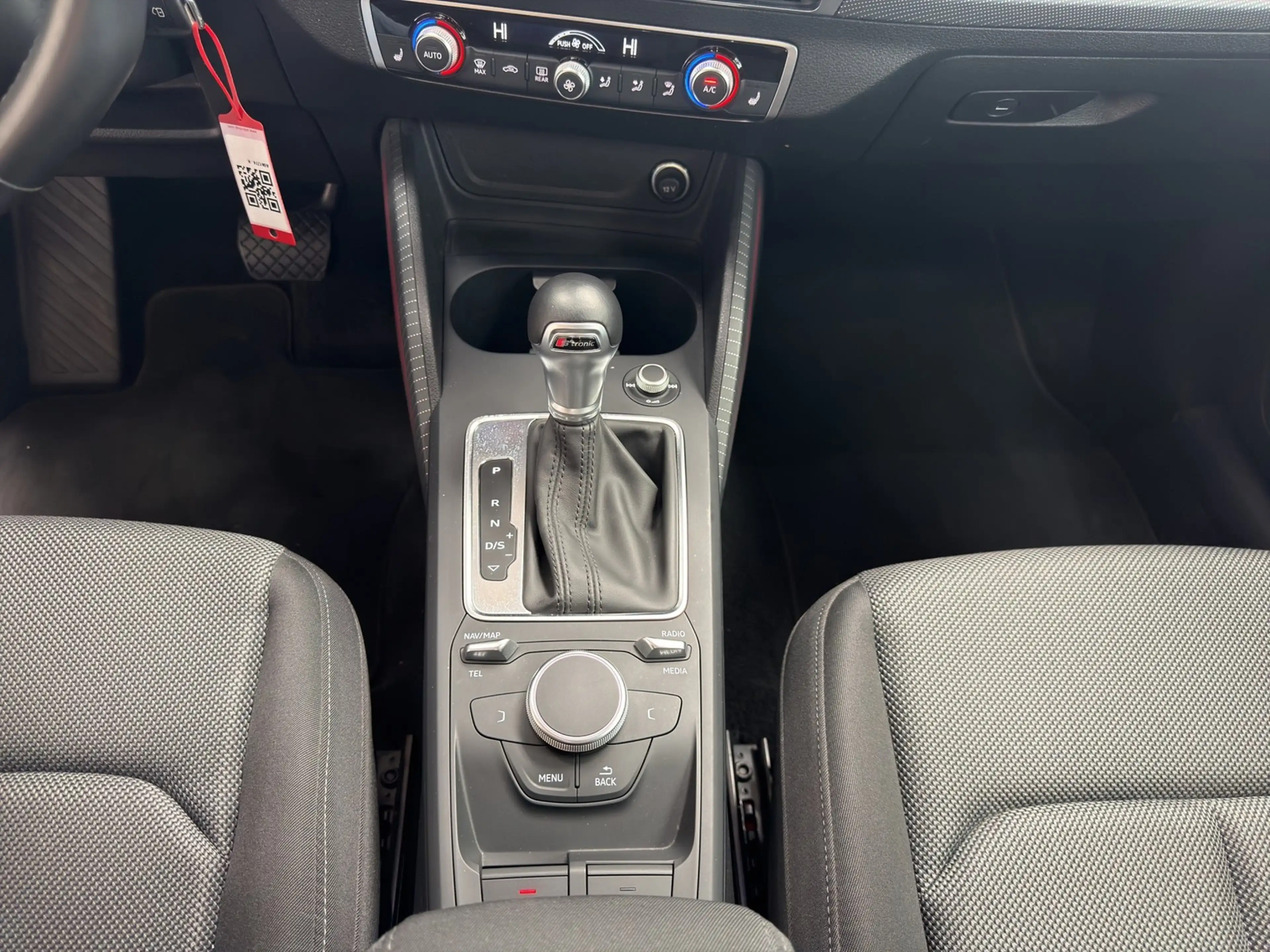 Audi Q2 30 TDI sport LED AHK Shz — photo 15