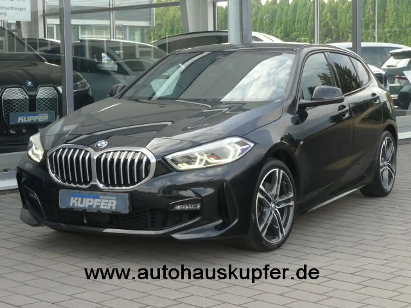BMW 118 i M Sportpaket NAVI-PDC-18Zoll-Sitzheizung Zwart - 1