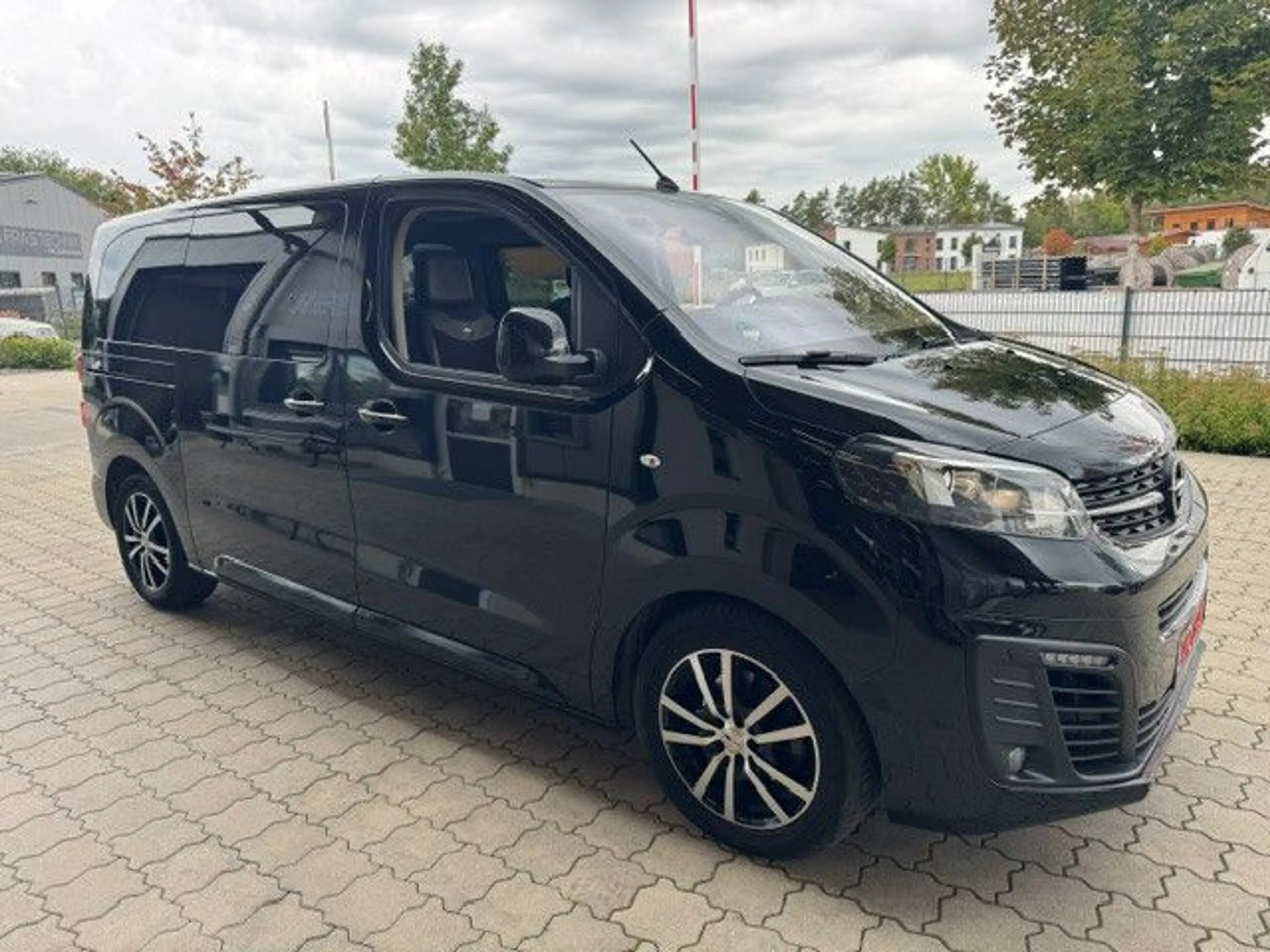 Opel Zafira Life Tourer M Standhzg+6-Sitzer — photo 2
