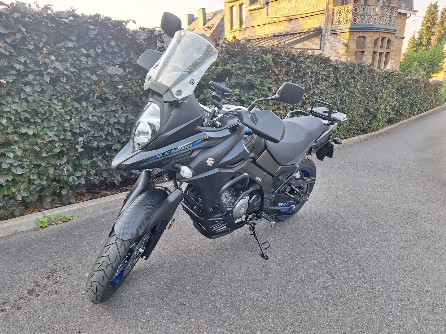Suzuki V-Strom 650 XT Blue - 2