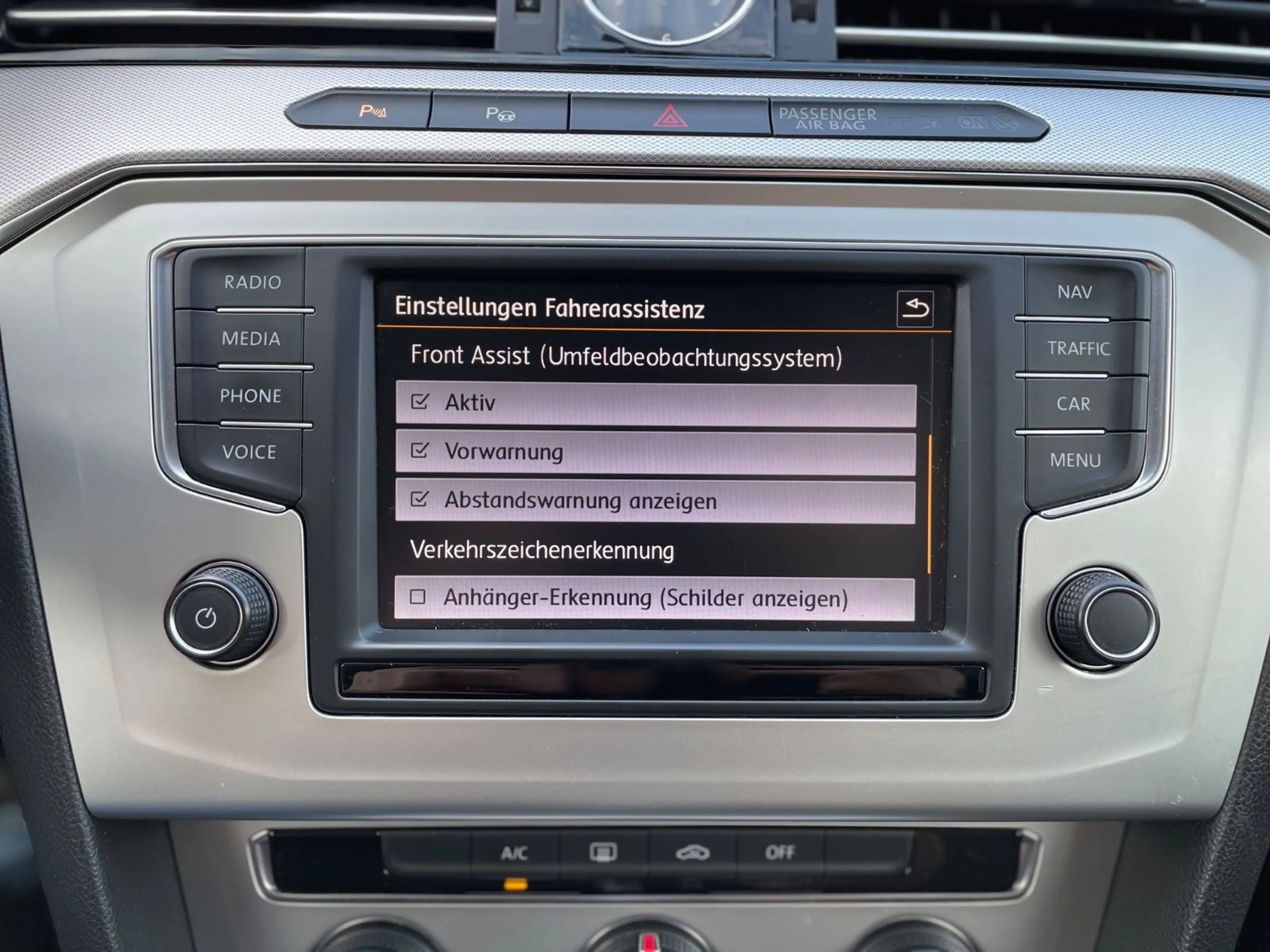 Volkswagen Passat Variant Comfortline Navi DSG Massage — photo 11