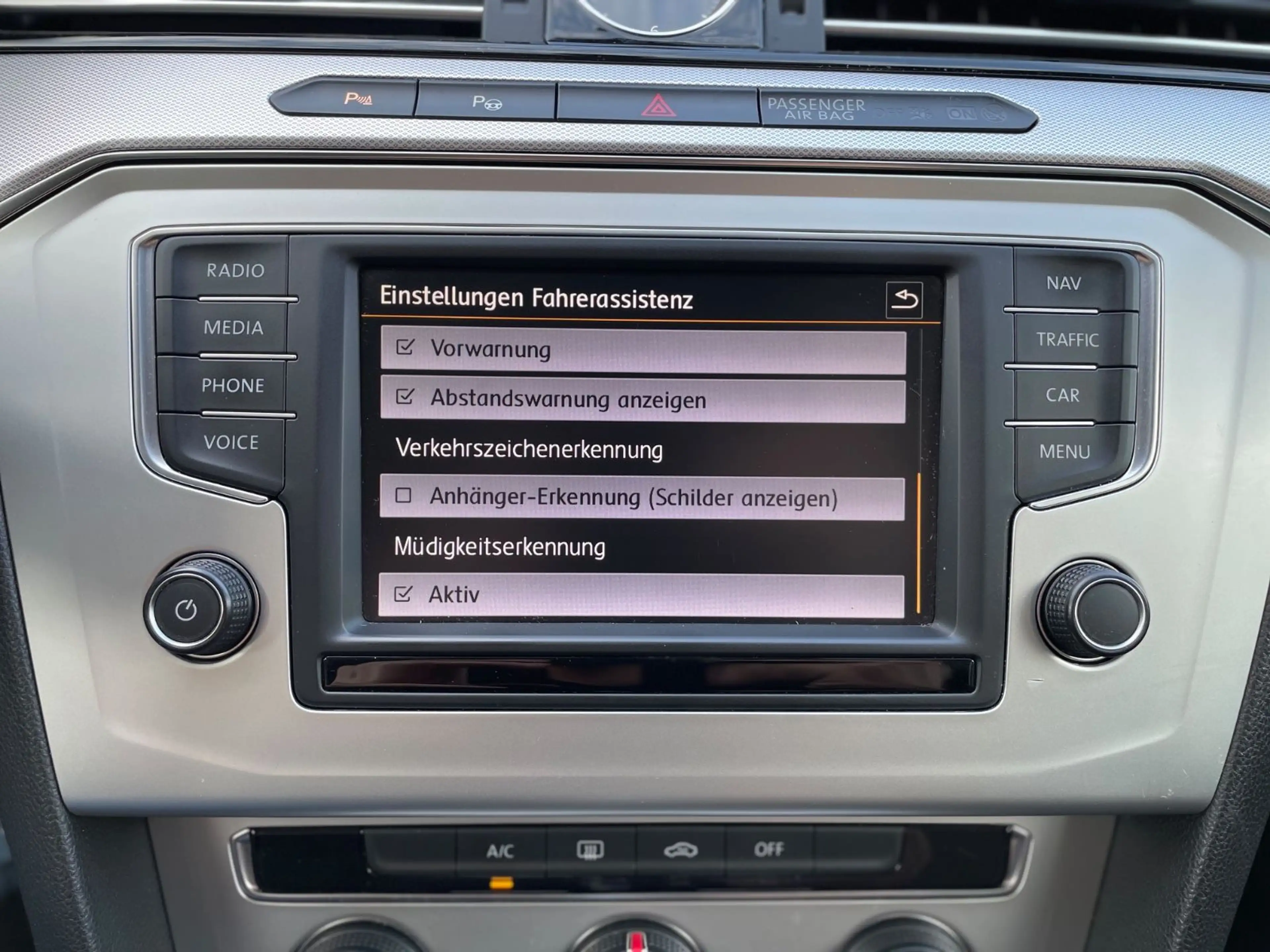 Volkswagen Passat Variant Comfortline Navi DSG Massage — photo 8