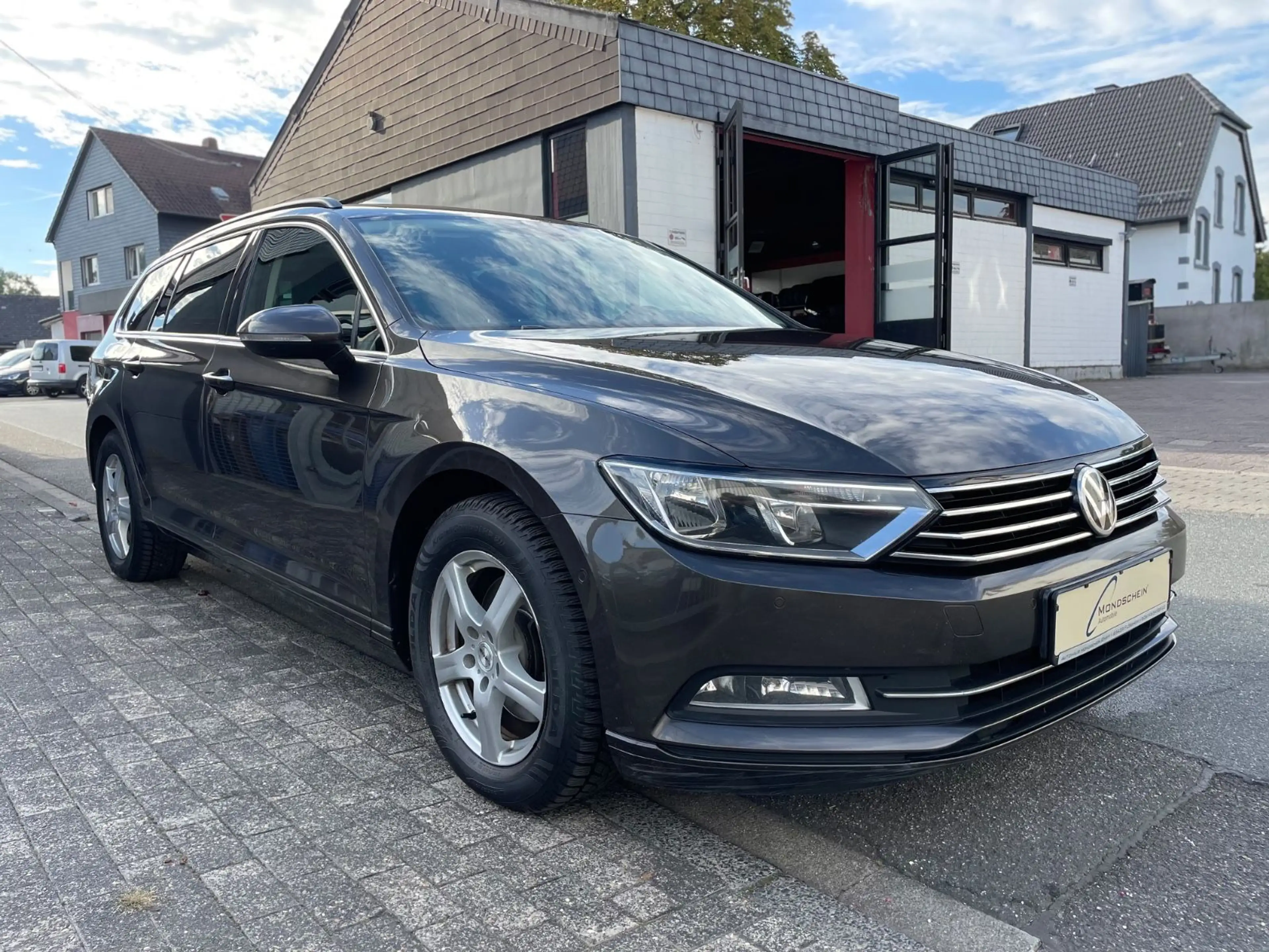 Volkswagen Passat Variant Comfortline Navi DSG Massage — photo 2