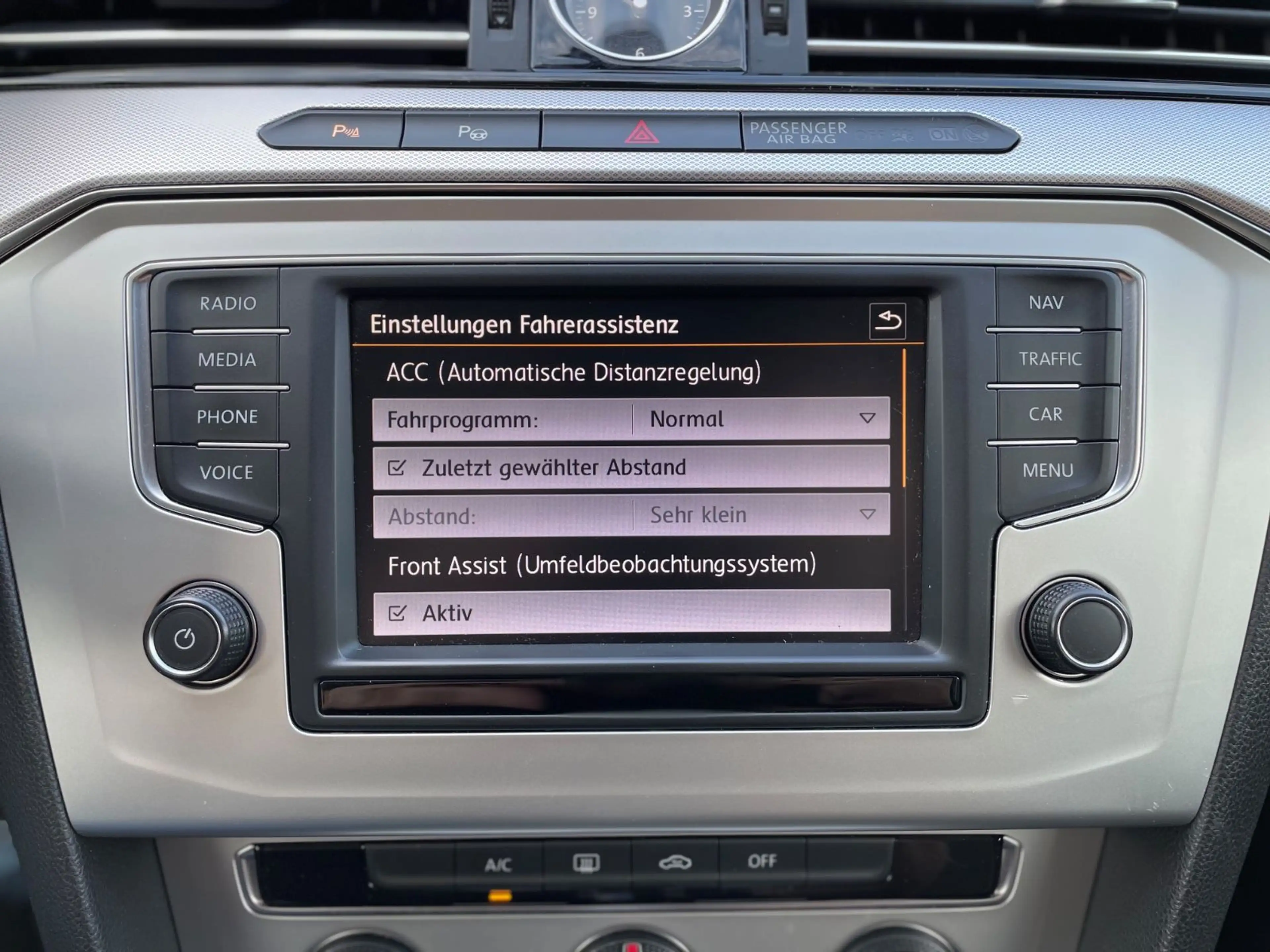 Volkswagen Passat Variant Comfortline Navi DSG Massage — photo 9