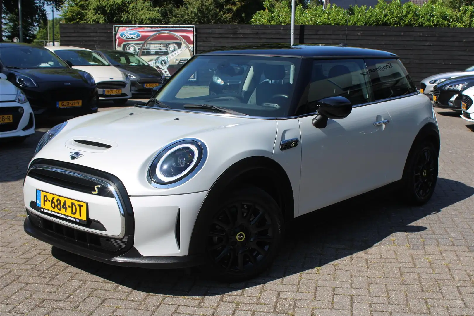MINI Mini 3-Deurs (f56) Electric 184pk Aut Business Edi Wit - 1