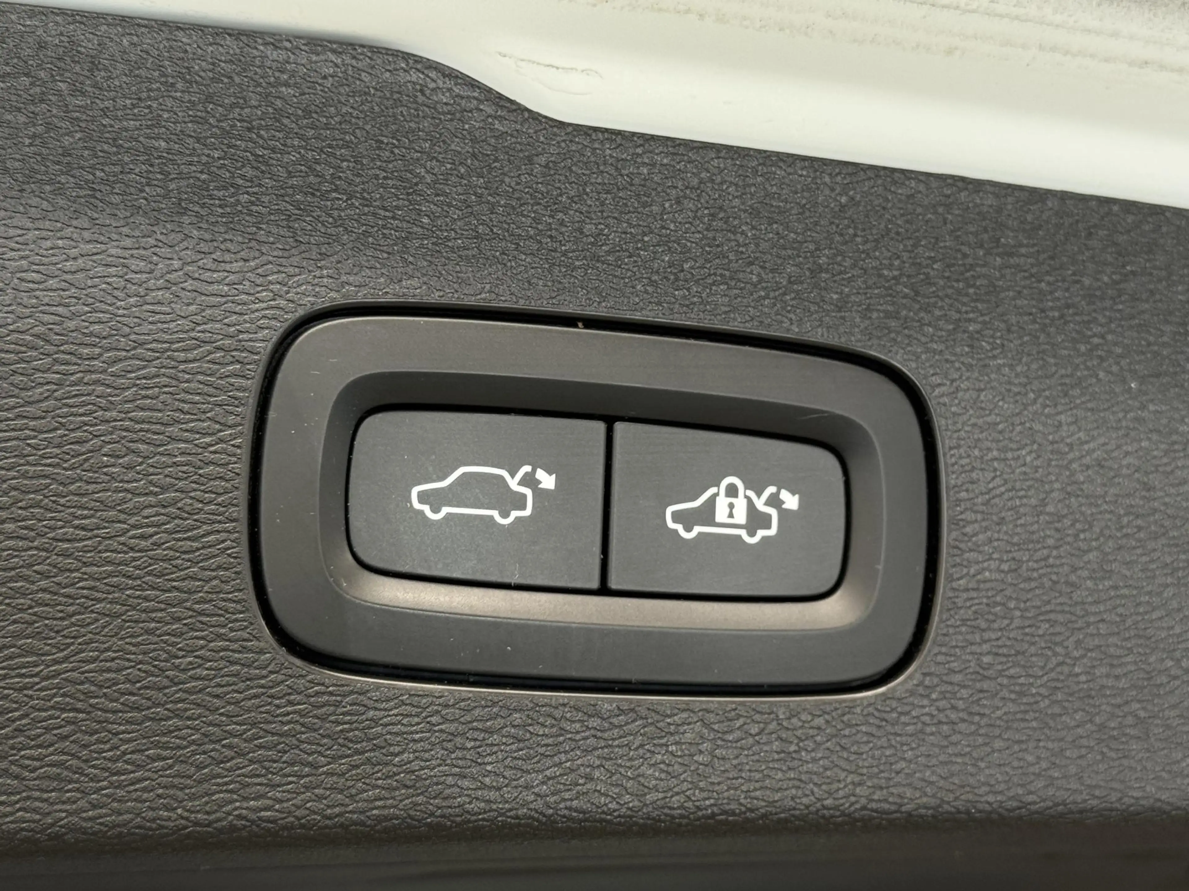 Volvo V60 2.0 T6 Recharge AWD Inscription | H&K audio | Came — photo 38