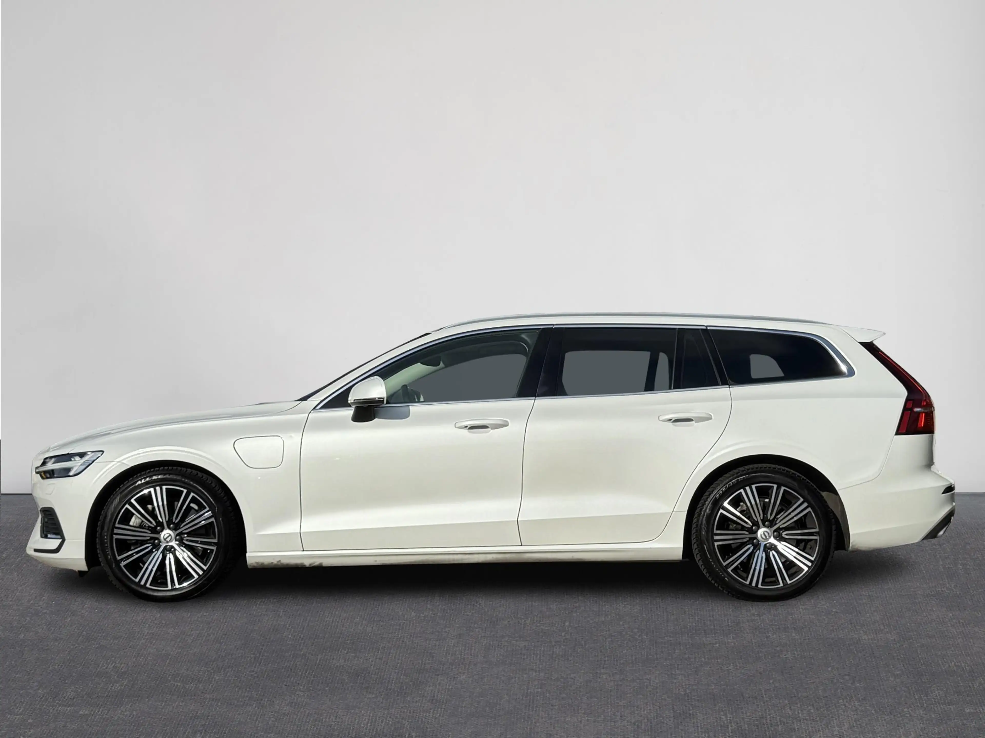 Volvo V60 2.0 T6 Recharge AWD Inscription | H&K audio | Came — photo 7