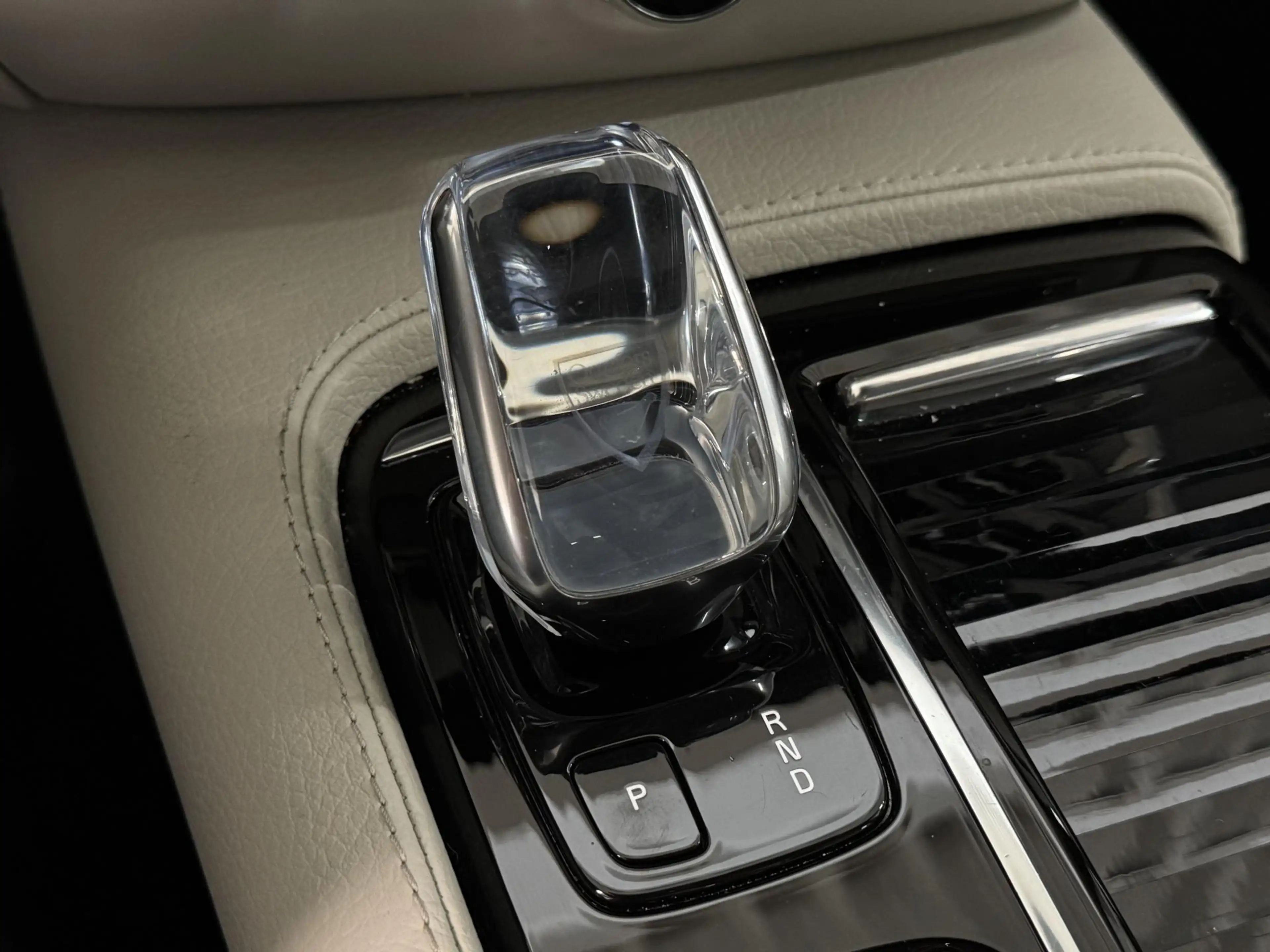 Volvo V60 2.0 T6 Recharge AWD Inscription | H&K audio | Came — photo 32