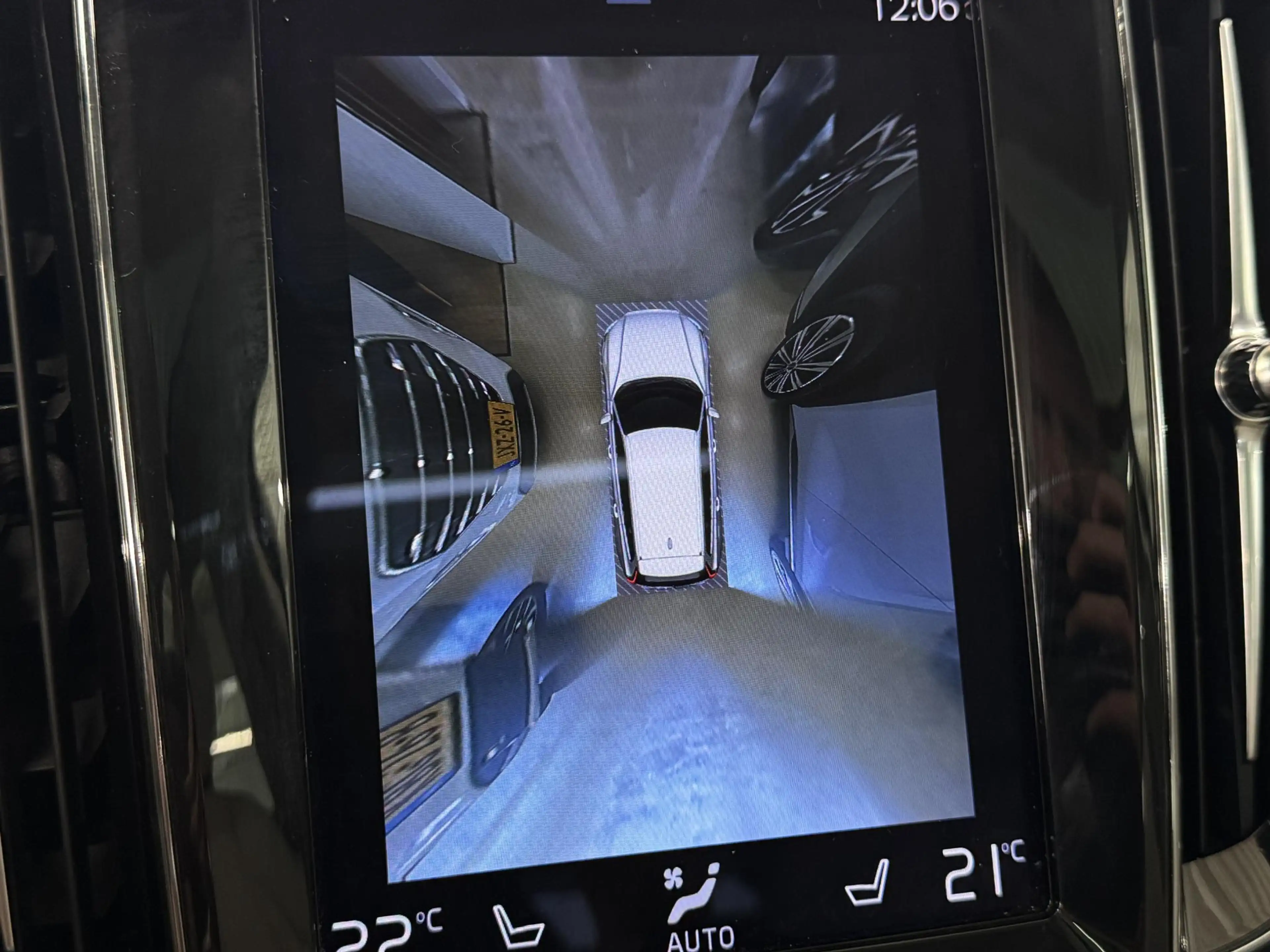Volvo V60 2.0 T6 Recharge AWD Inscription | H&K audio | Came — photo 26
