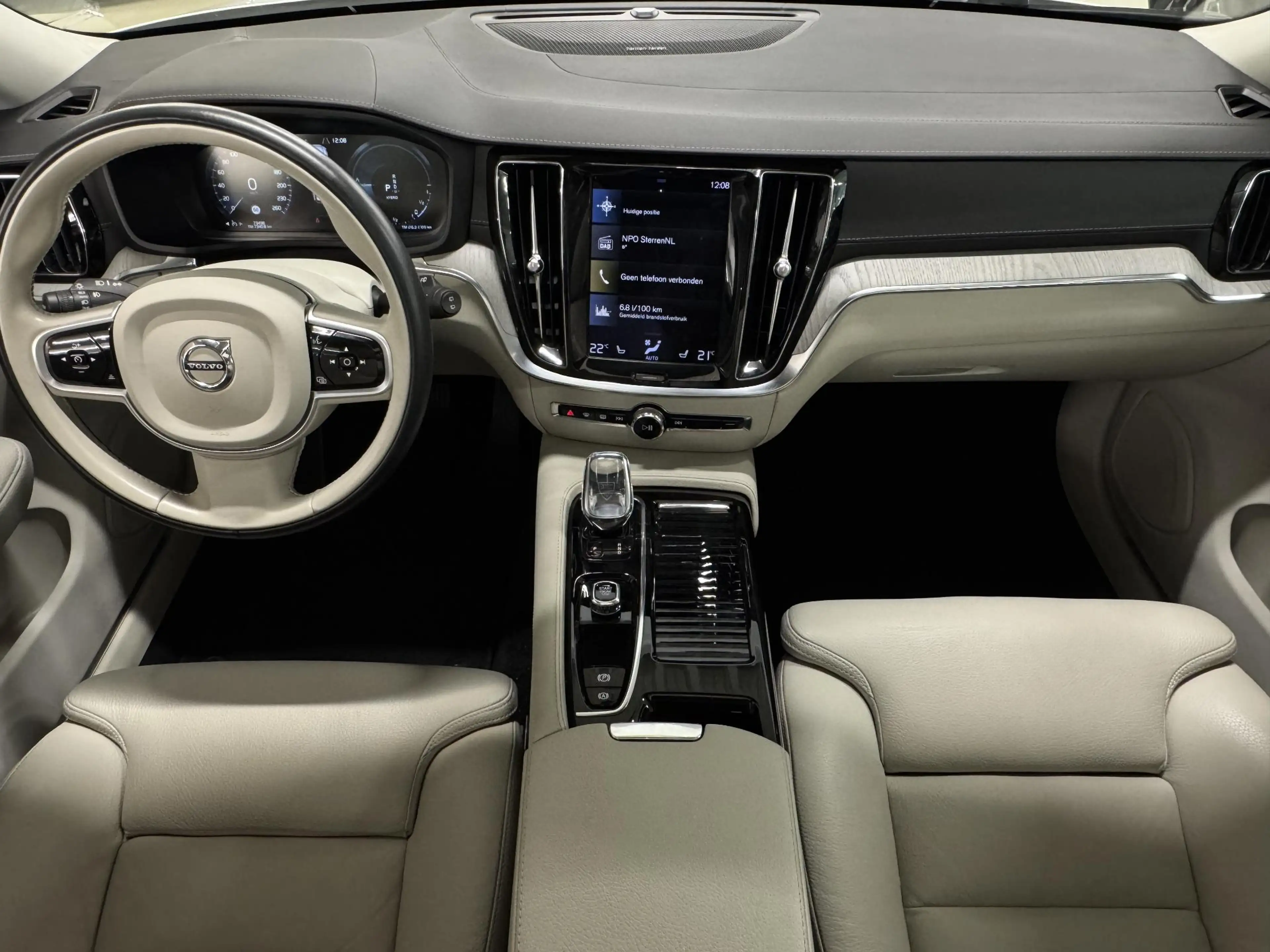 Volvo V60 2.0 T6 Recharge AWD Inscription | H&K audio | Came — photo 11
