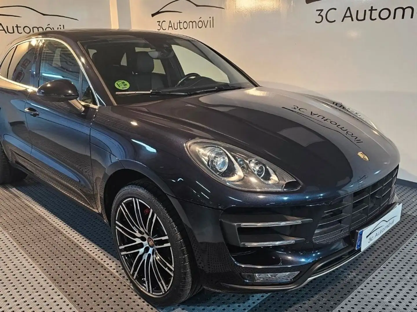Porsche Macan Turbo Bleu - 1