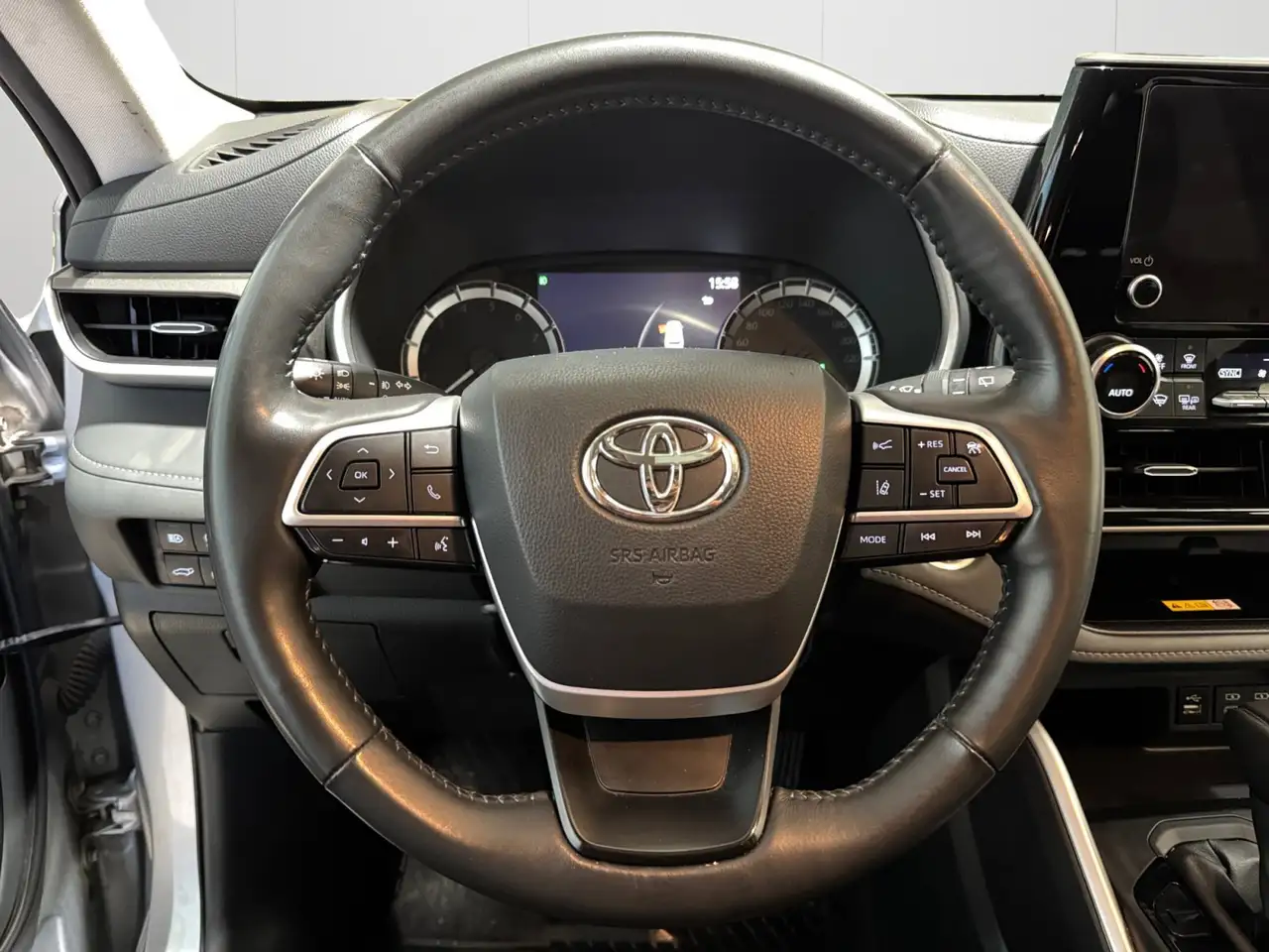 Toyota Highlander снимка Toyota Highlander