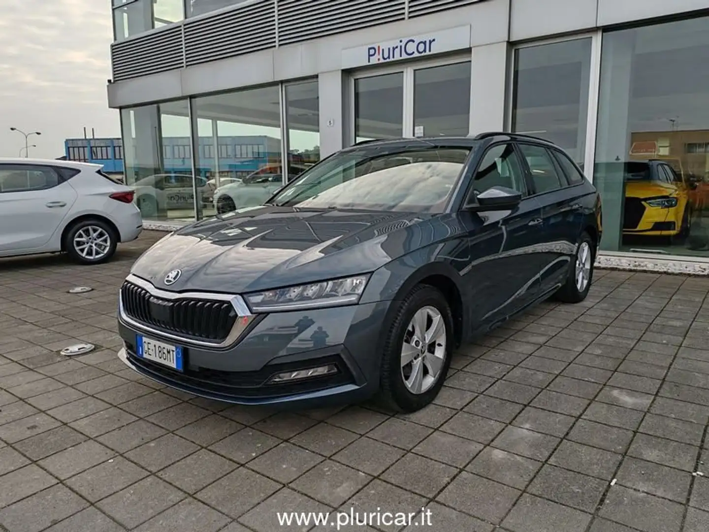 Skoda Octavia 1.5 G-TEC DSG SW Executive Fari LED Navi Sensori Gris - 1