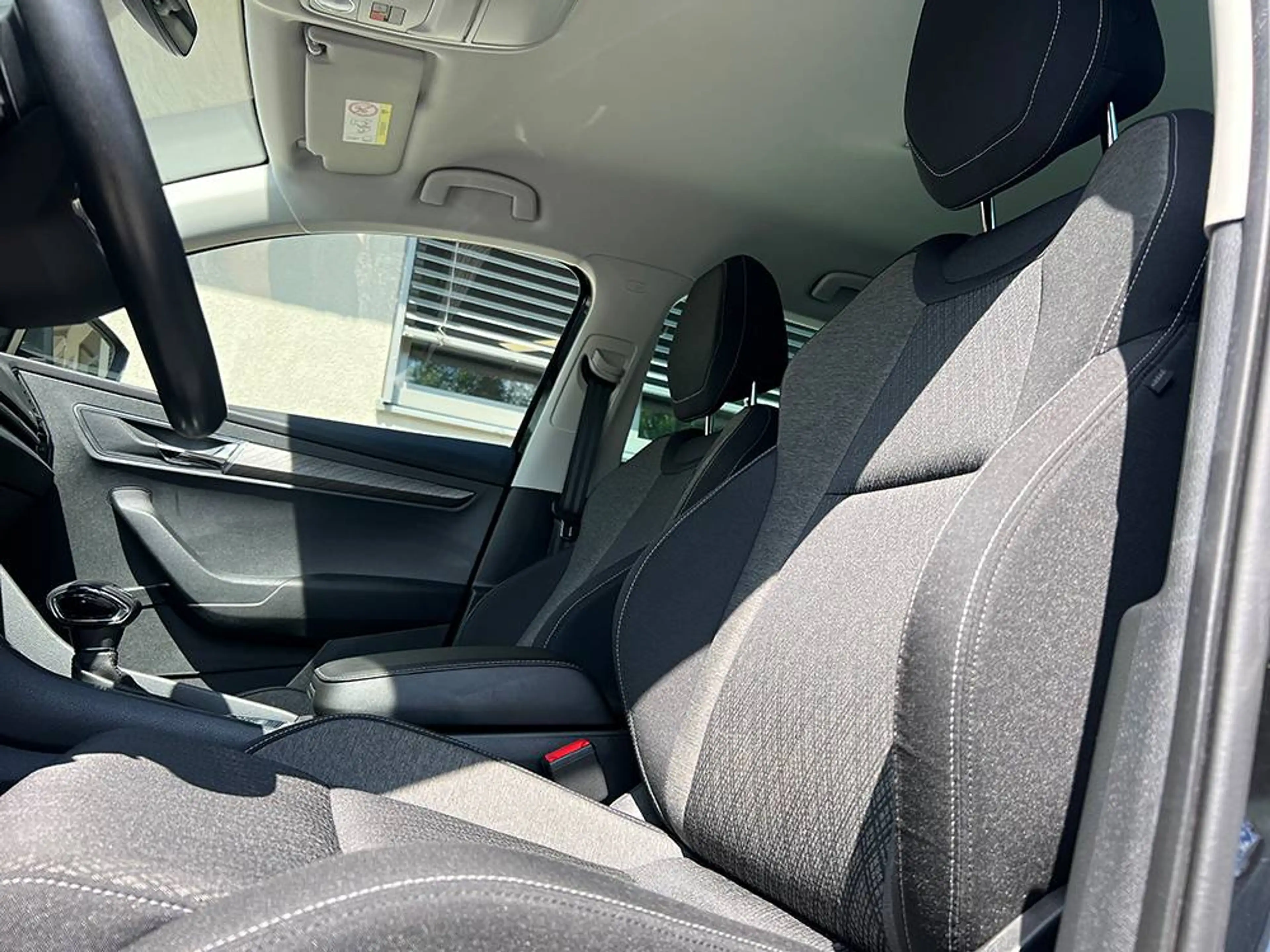 Skoda Karoq Karoq 2,0 TDI 4x4 DSG Style Style — photo 10