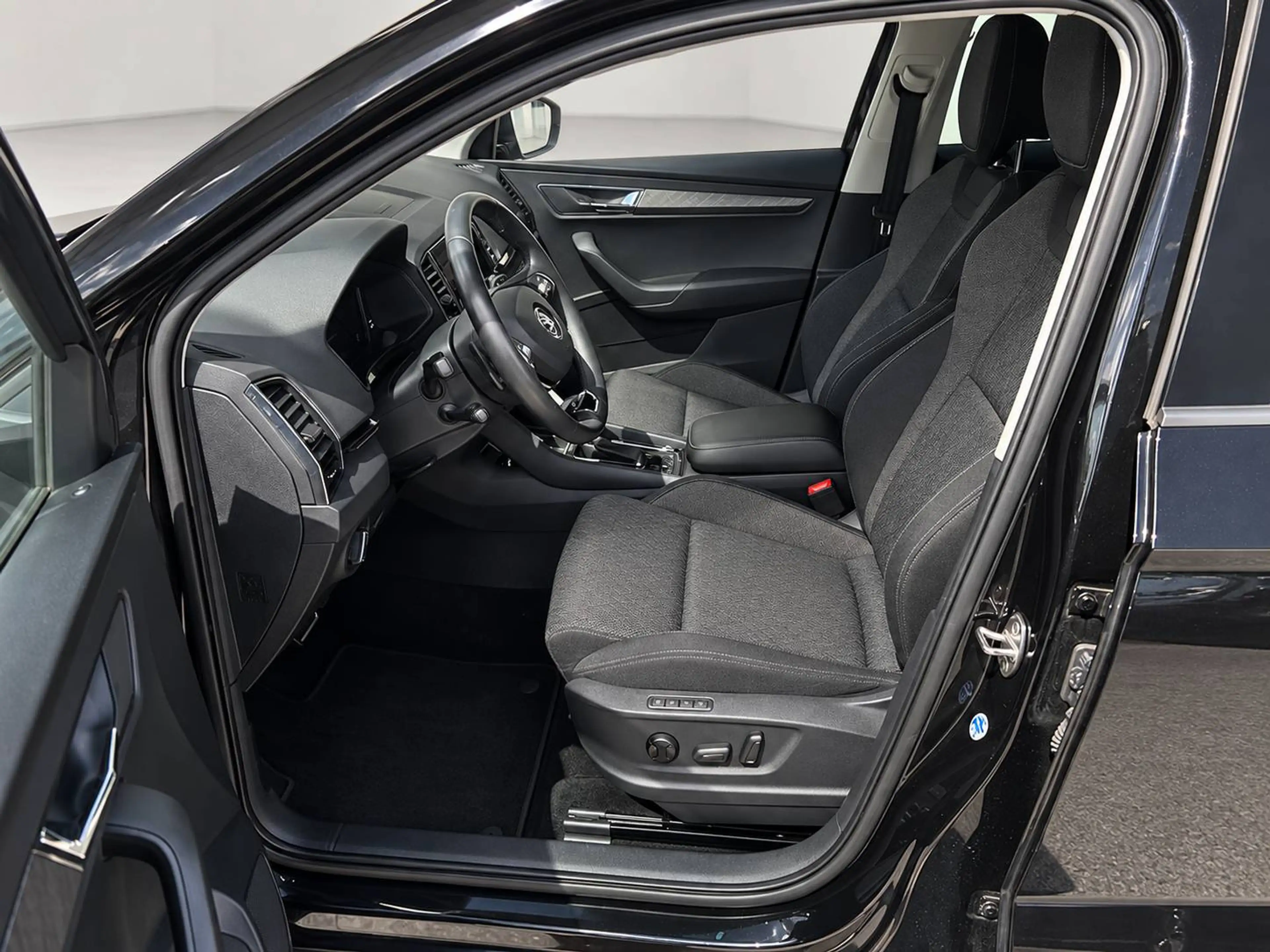 Skoda Karoq Karoq 2,0 TDI 4x4 DSG Style Style — photo 8