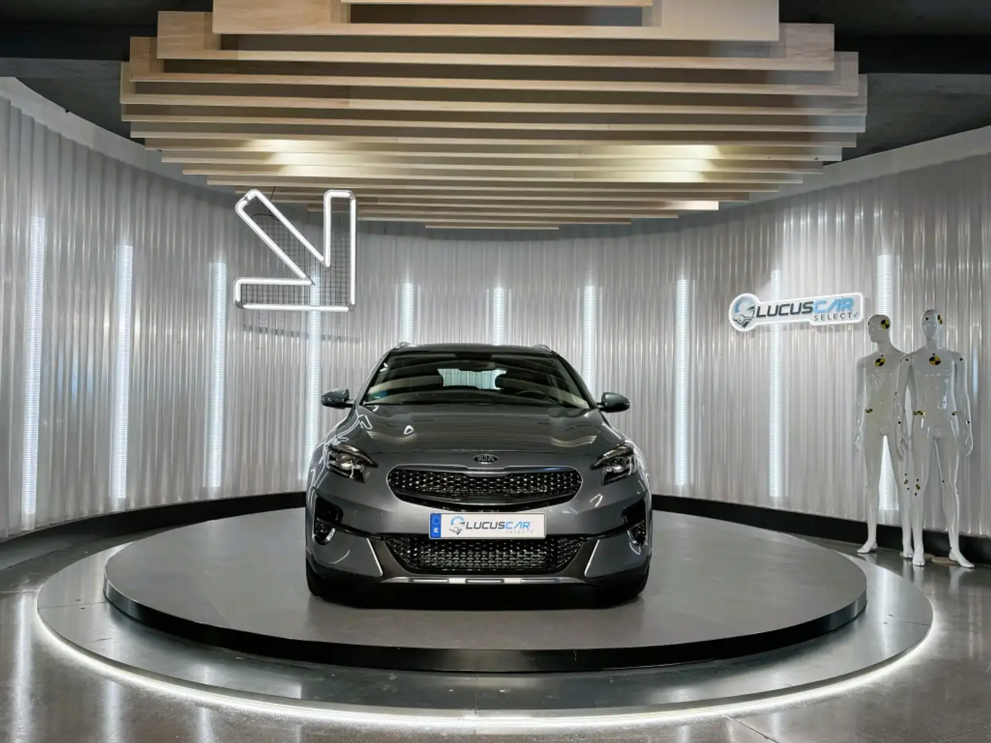 Kia XCeed 1.6 MHEV iMT Tech 136 Gris - 2