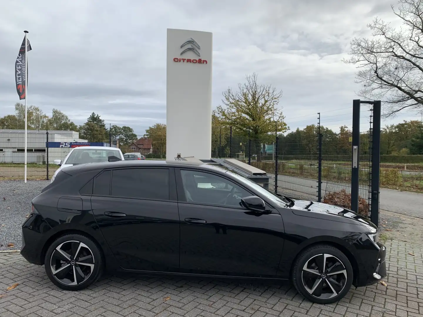 Opel Astra 1.2 Turbo 130 Automaat GS Noir - 1