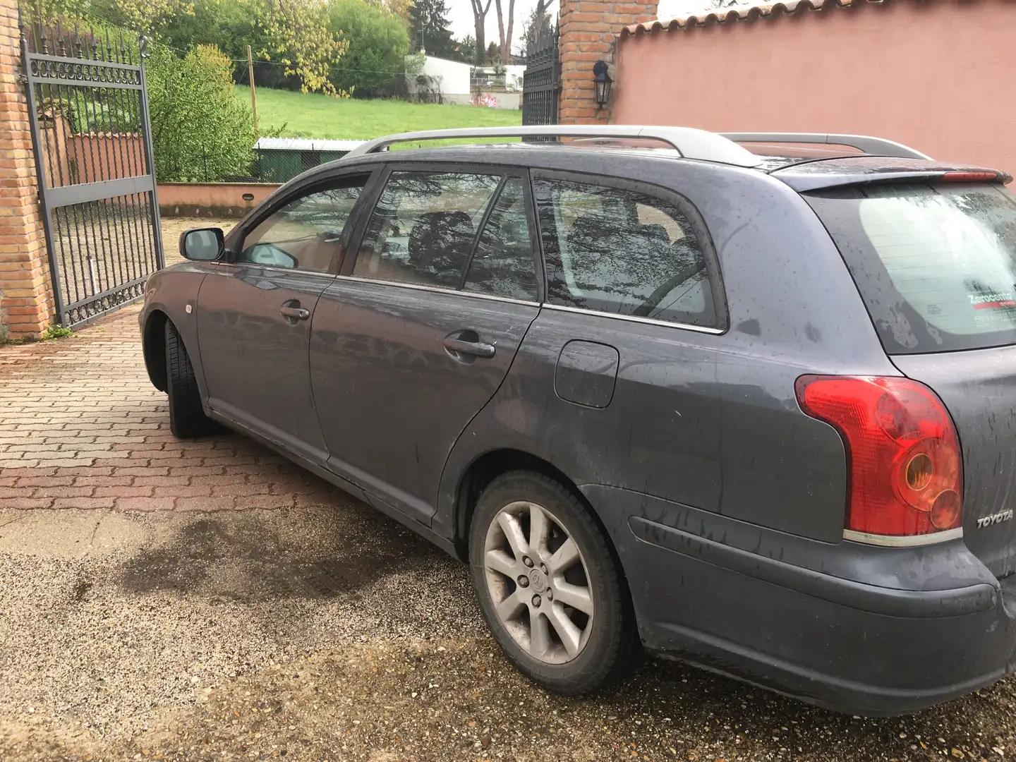 Toyota Avensis Avensis II 2006  2.2 d-4d 16v 150cv SW Grigio - 2