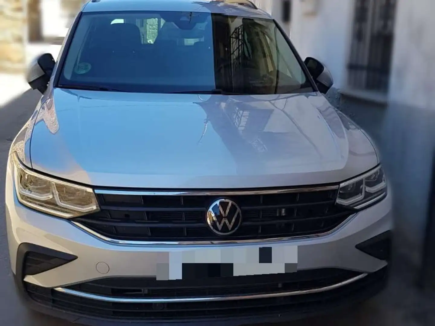 Volkswagen Tiguan 1.5 TSI Life 110kW Gris - 2