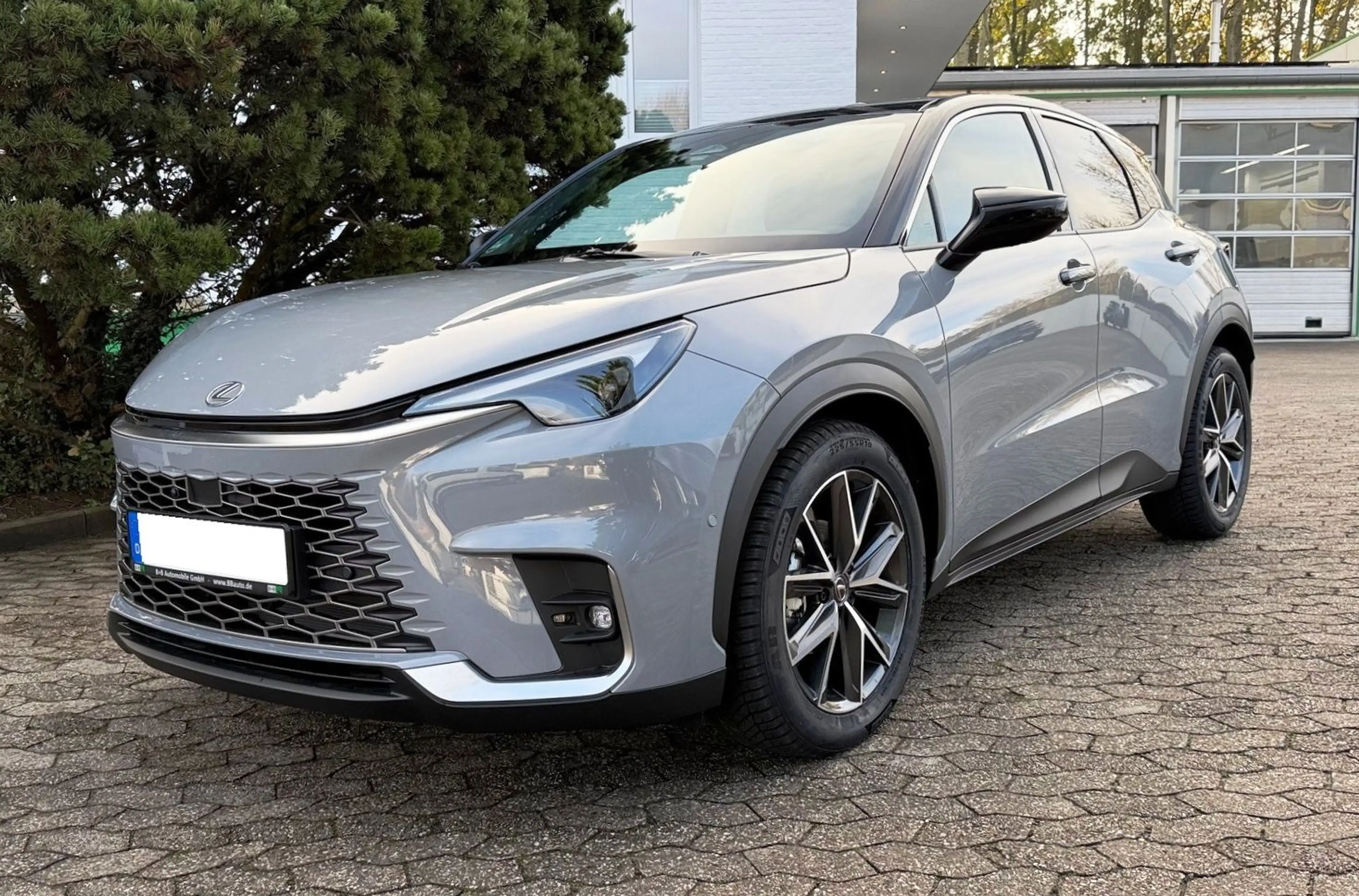 Lexus LBX 1.5 Hybrid CVT COOL LED 360° Leder SHZ — photo 2