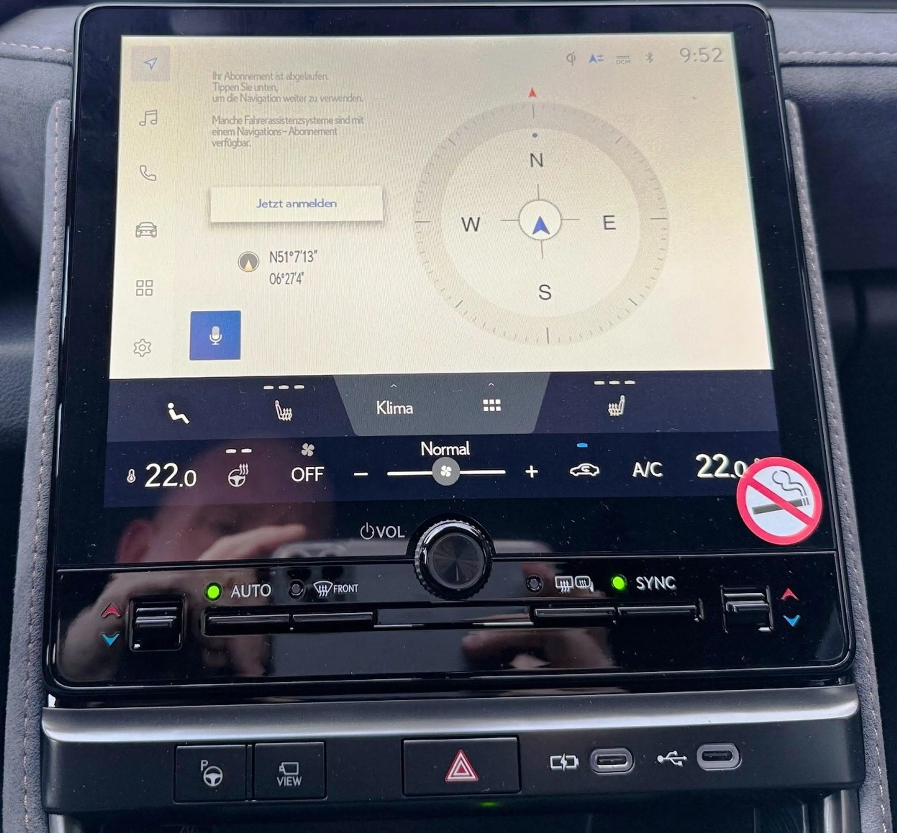 Lexus LBX 1.5 Hybrid CVT COOL LED 360° Leder SHZ — photo 12