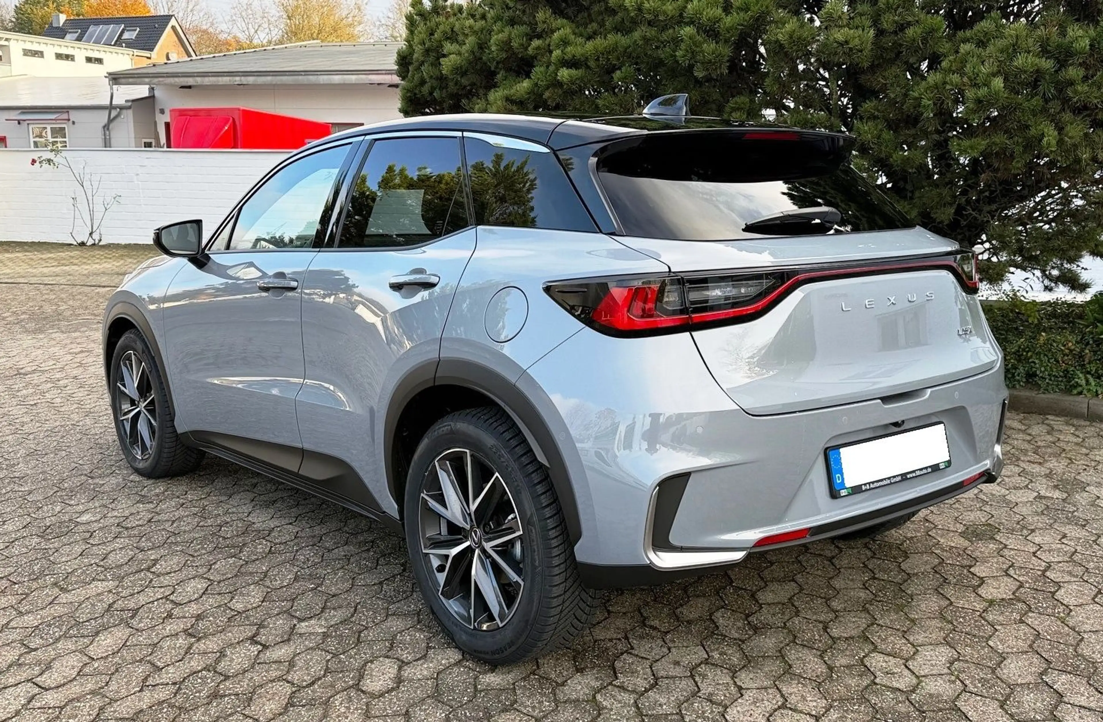 Lexus LBX 1.5 Hybrid CVT COOL LED 360° Leder SHZ — photo 4