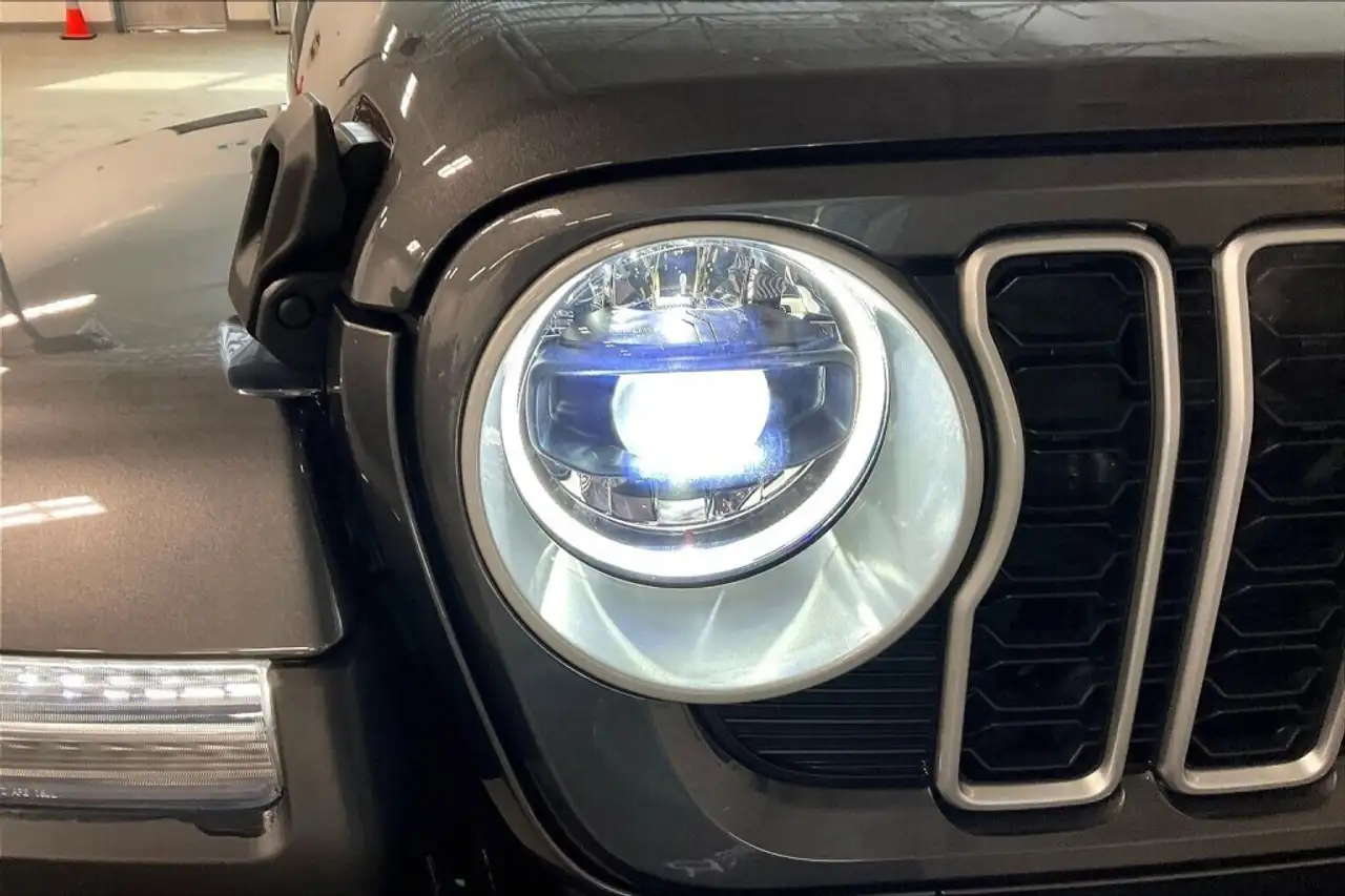 Jeep Wrangler снимка Jeep Wrangler