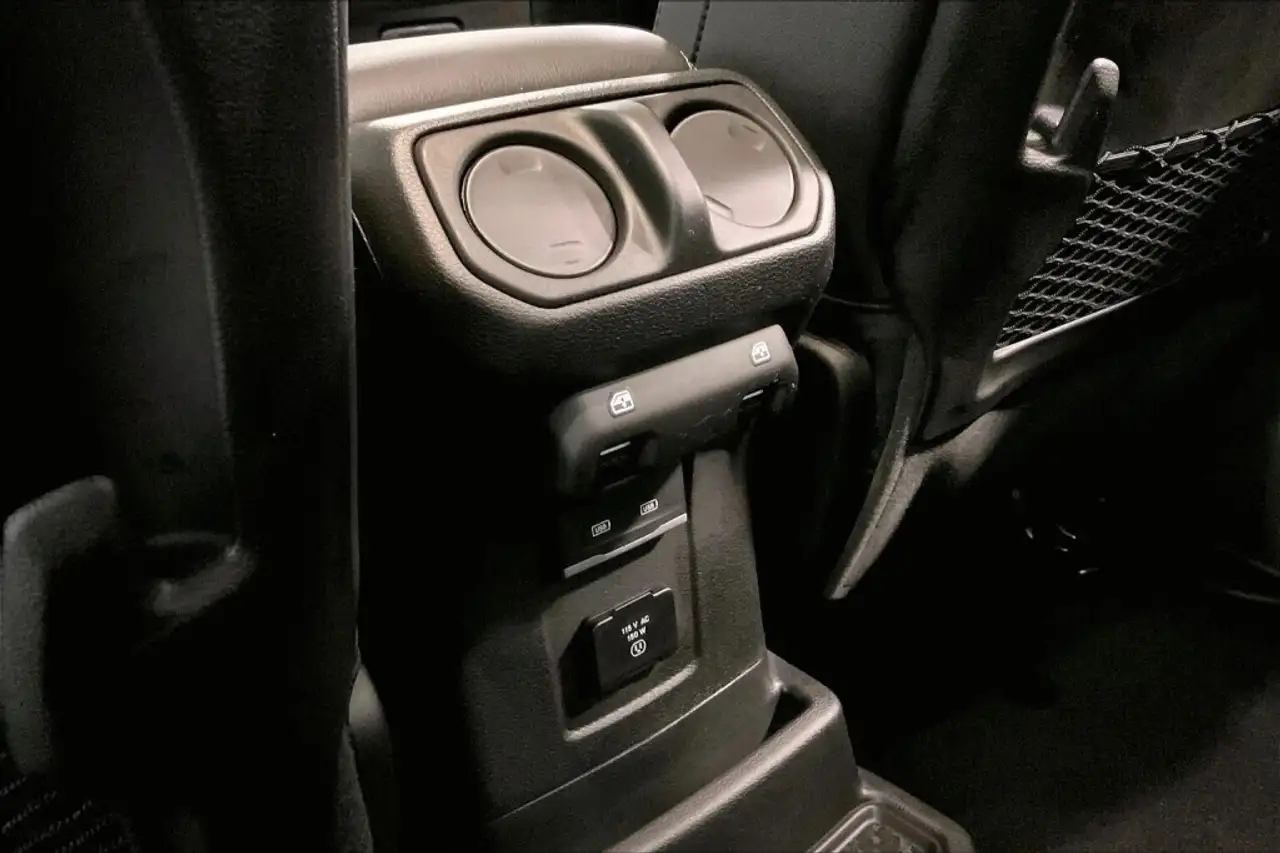 Jeep Wrangler снимка Jeep Wrangler